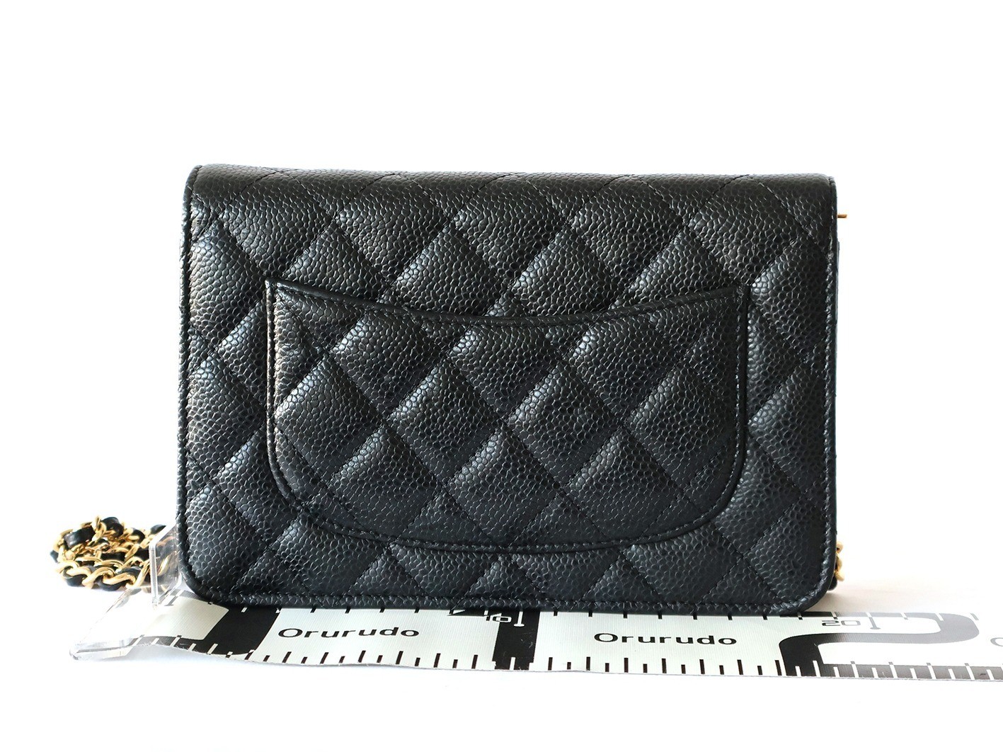 Caviar leather matelassé chain wallet shoulder bag, black — view 2