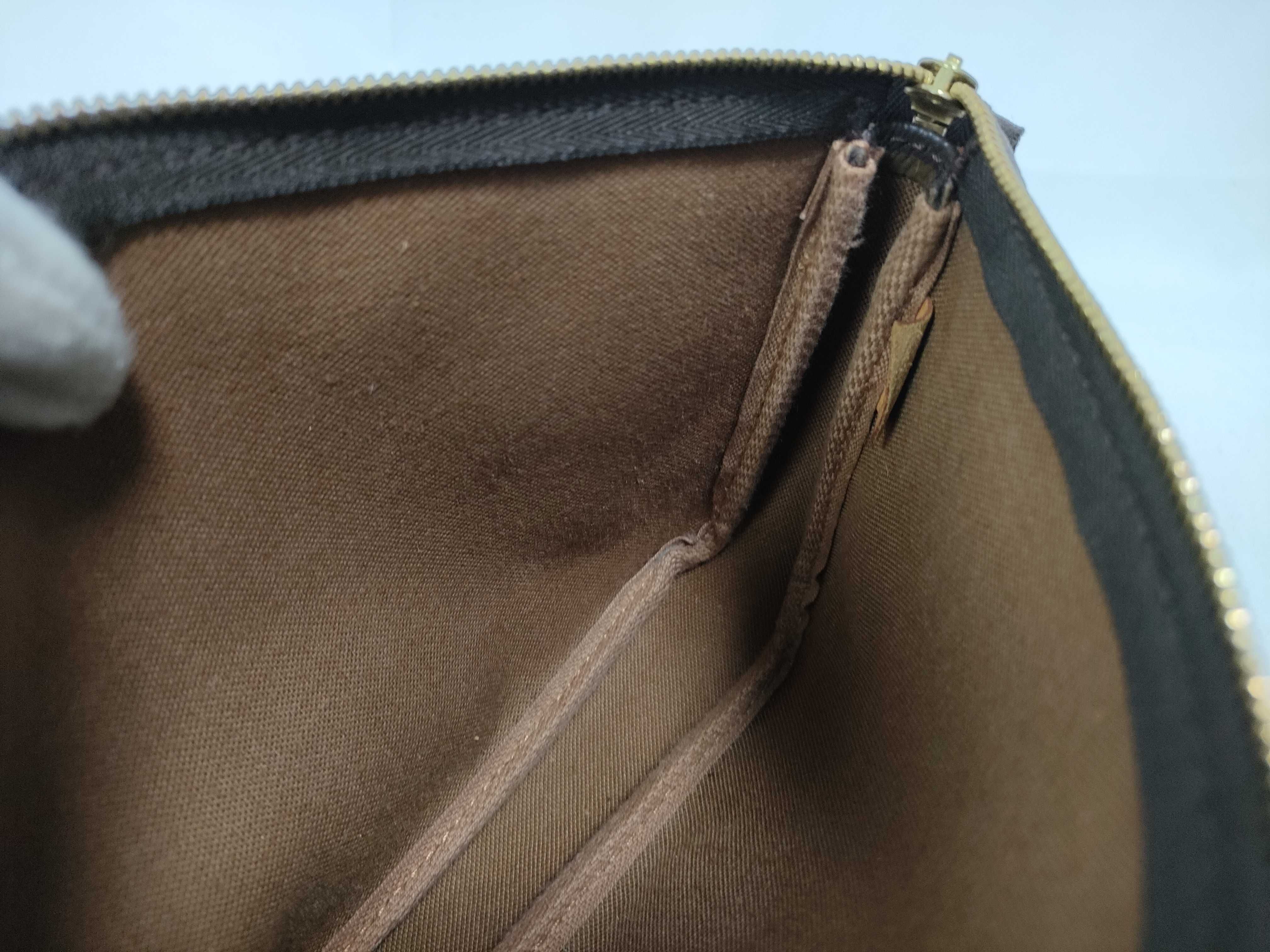 Monogram Louis Vuitton Monogram Accessoires AR1928 Pouch — view 15