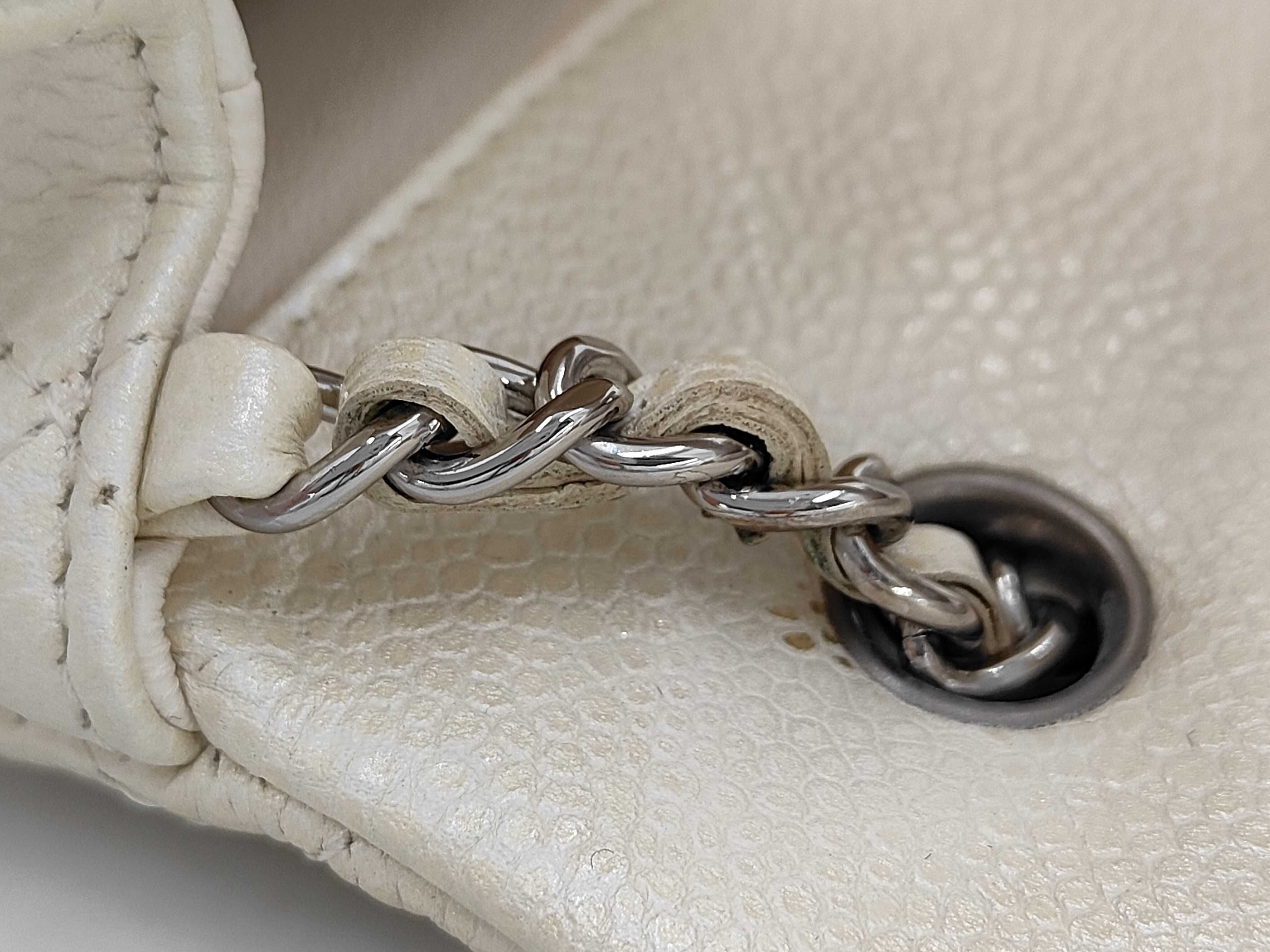 Mini Matelassé 17 Caviar Skin Pearl White Silver Single Chain Shoulder Bag 20458469 — view 7