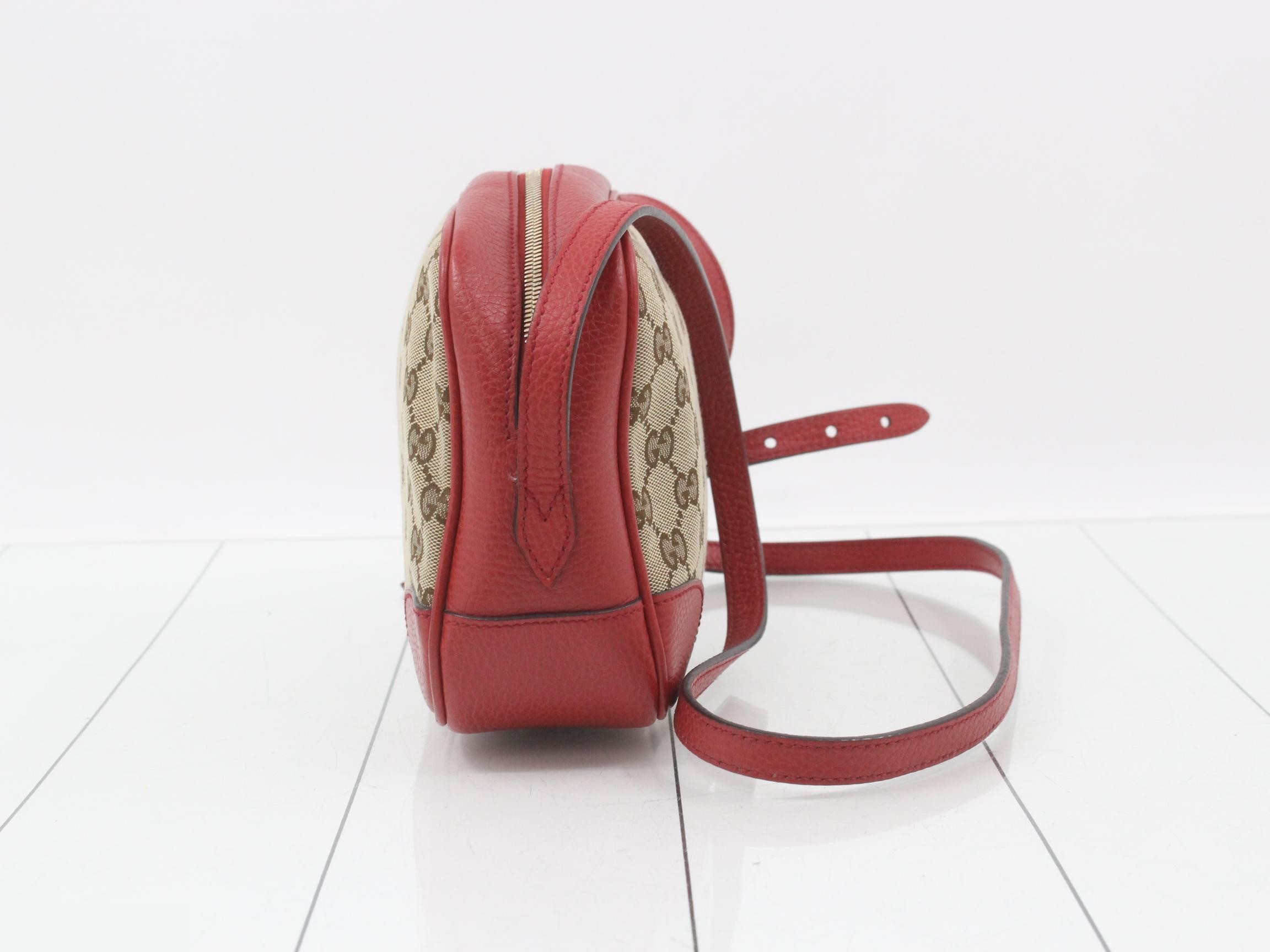 GG Canvas Shoulder Bag — view 3