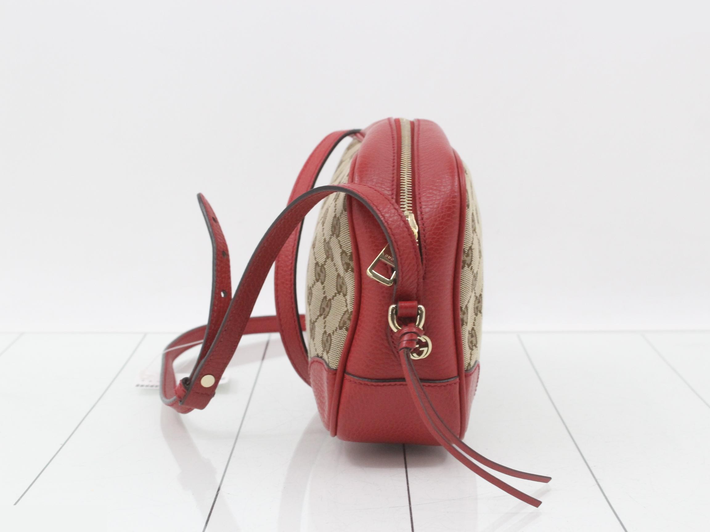 GG Canvas Shoulder Bag — view 4