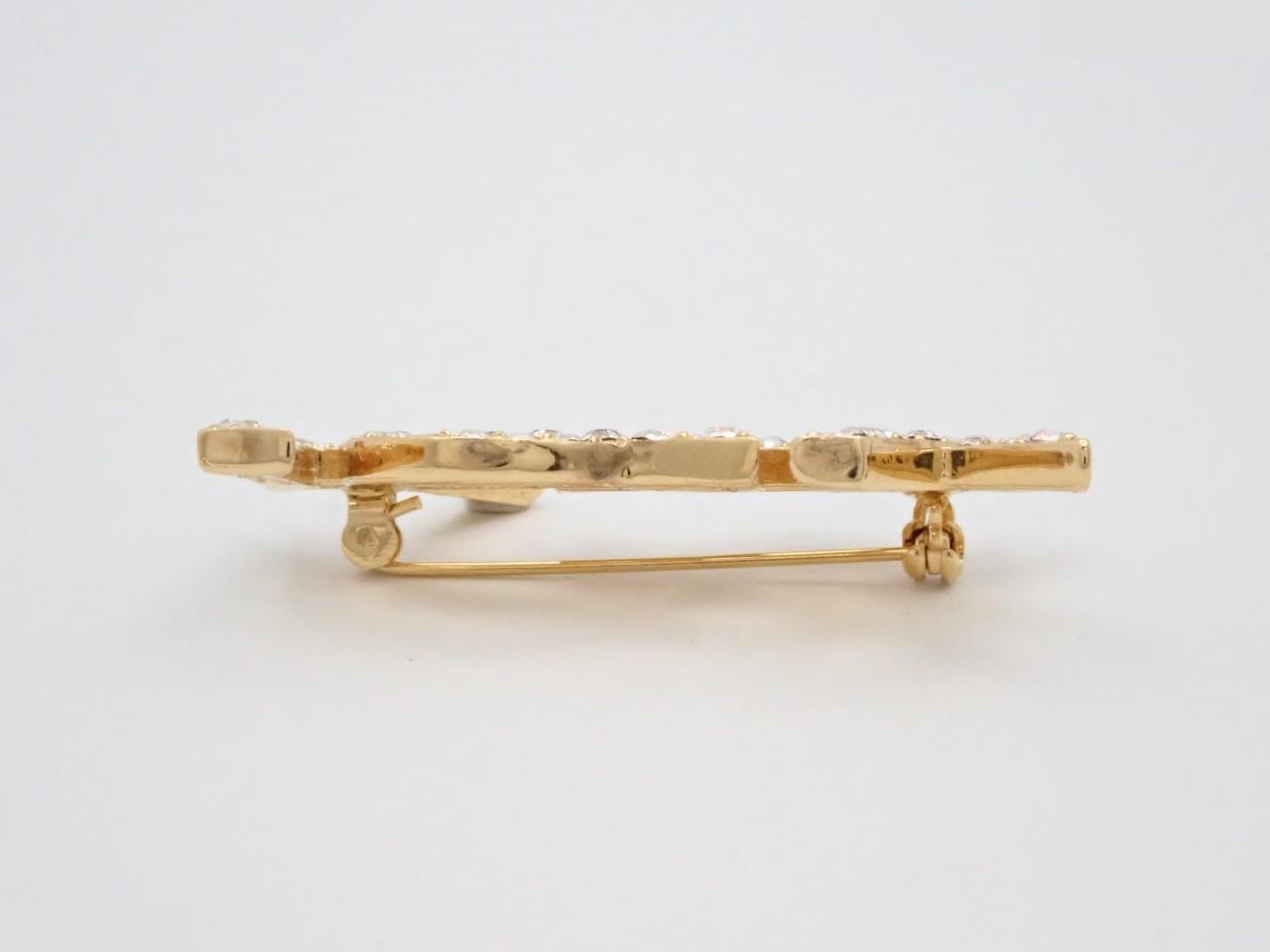 logo brooch, rhinestone, gold (GP) — view 3