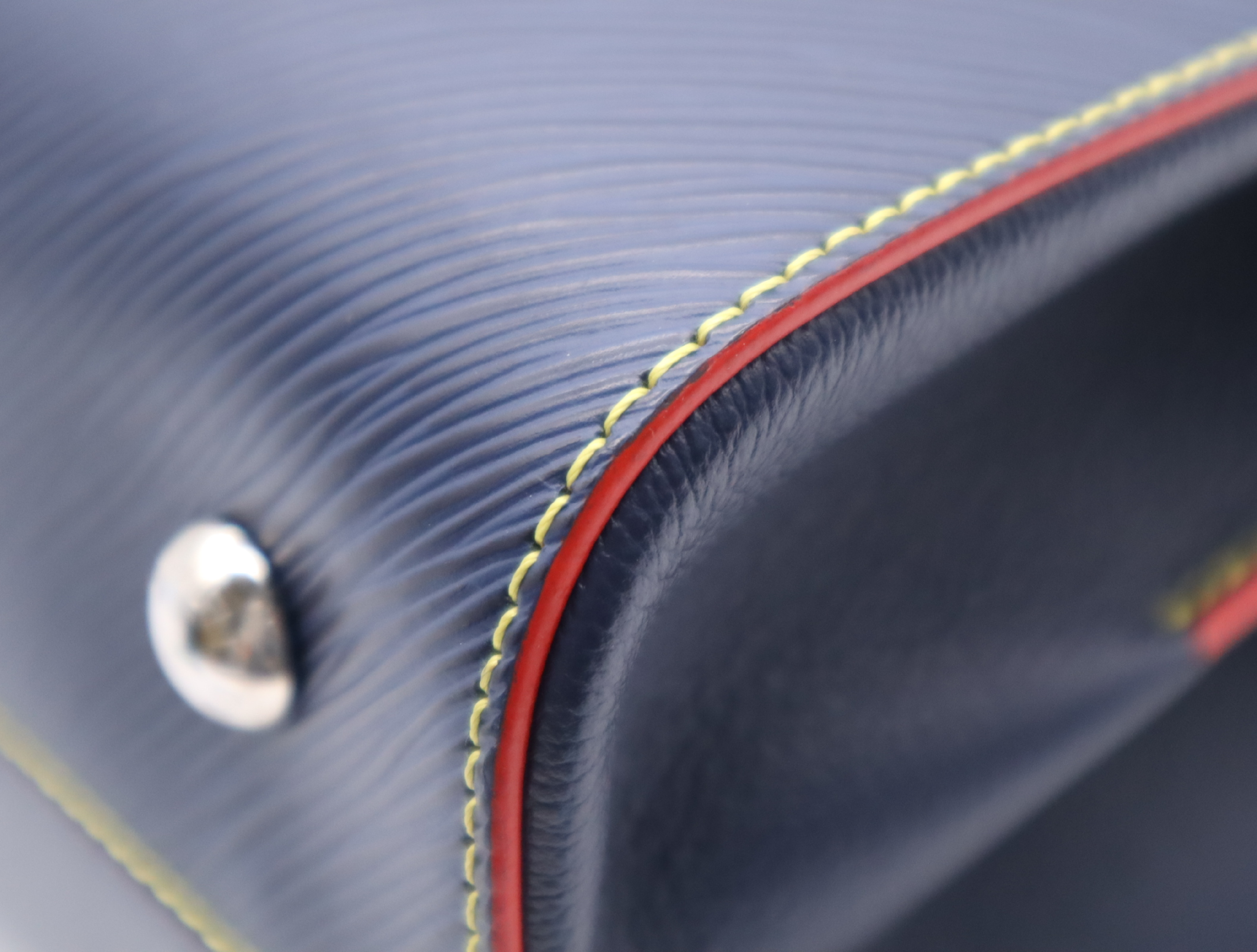 M54980 Epi Twist Tote Indigo Blue Handbag with Shoulder Strap and Clochette — view 7