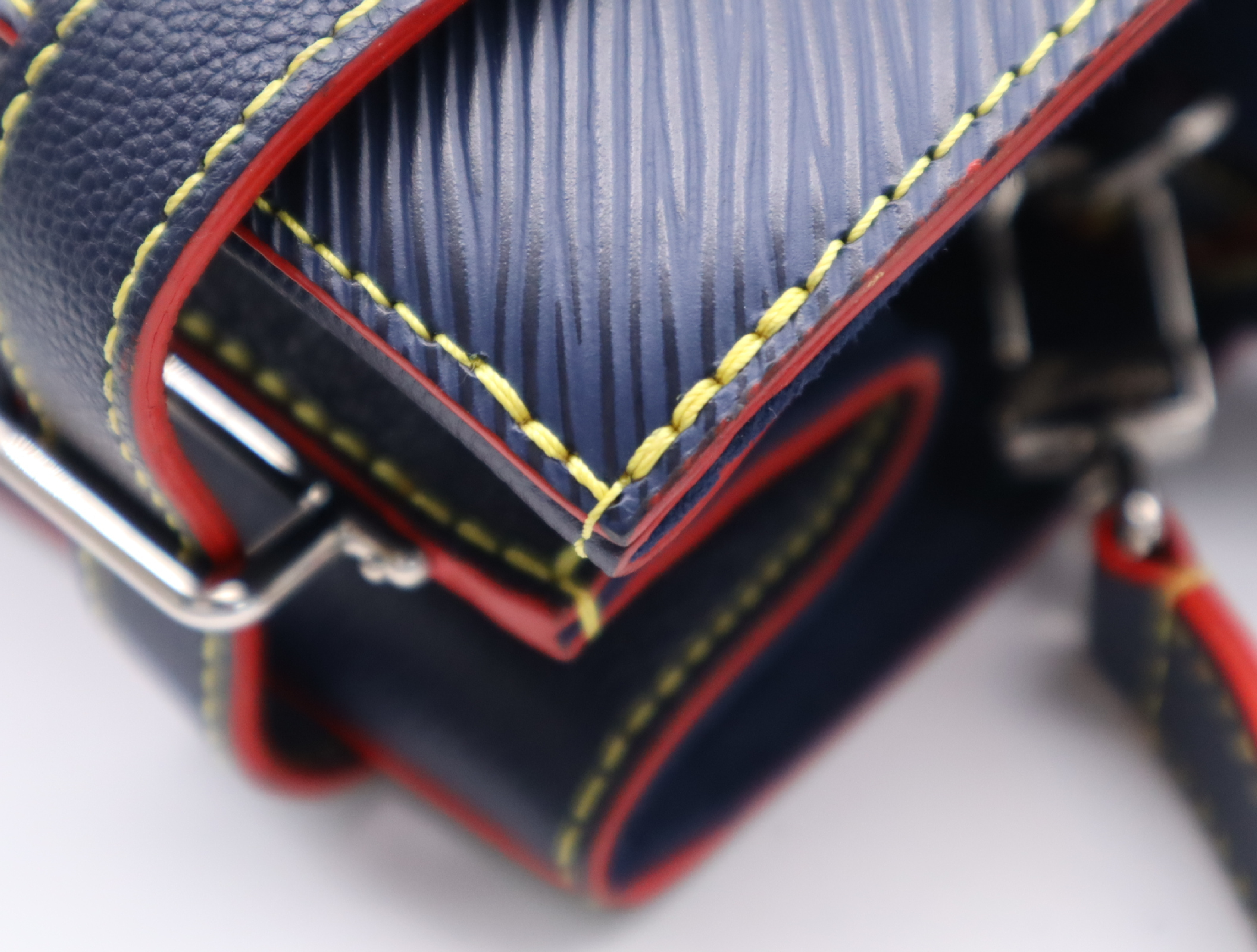 M54980 Epi Twist Tote Indigo Blue Handbag with Shoulder Strap and Clochette — view 8