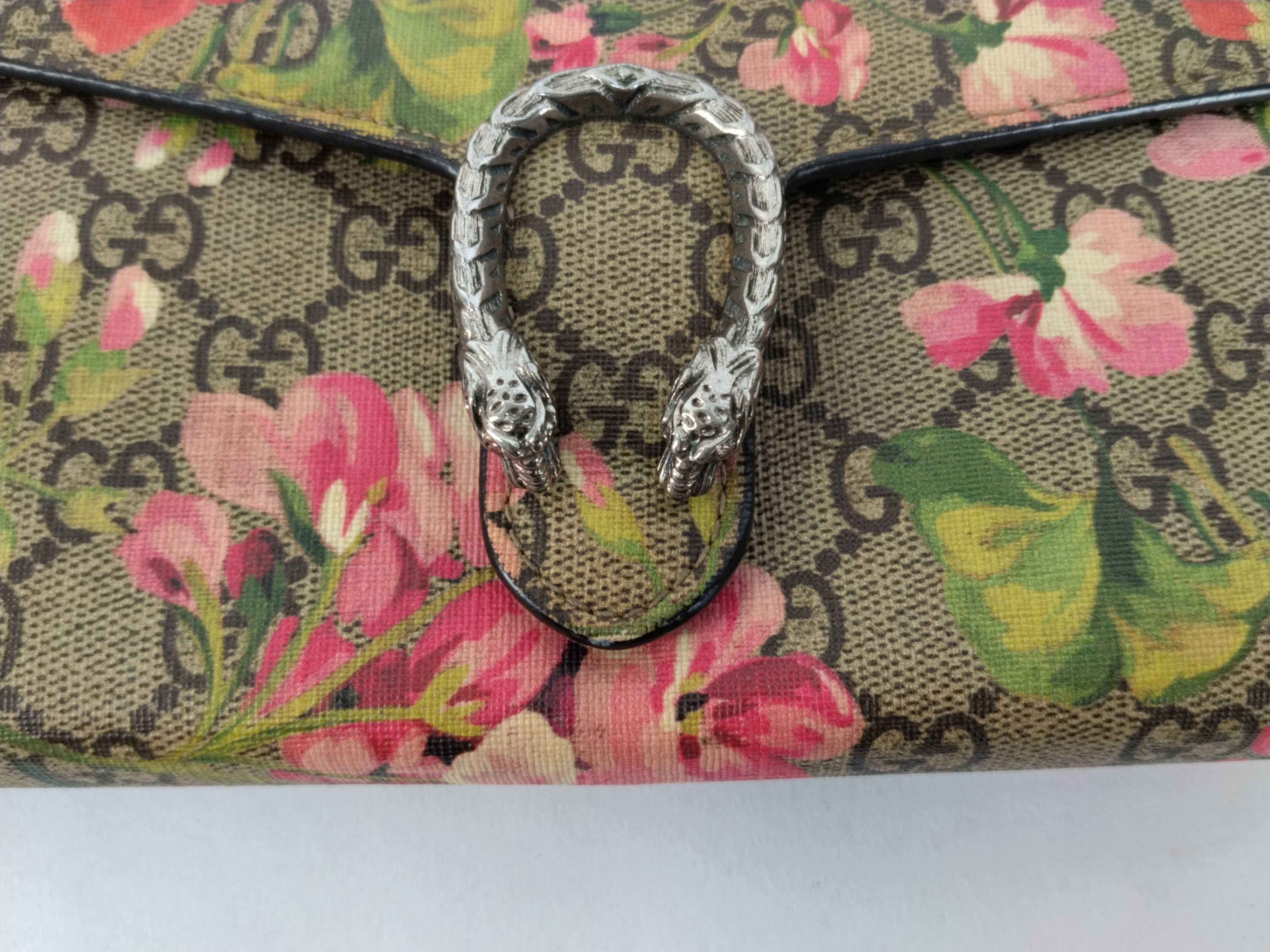 GG Canvas Gucci Floral Shoulder Bag — view 7