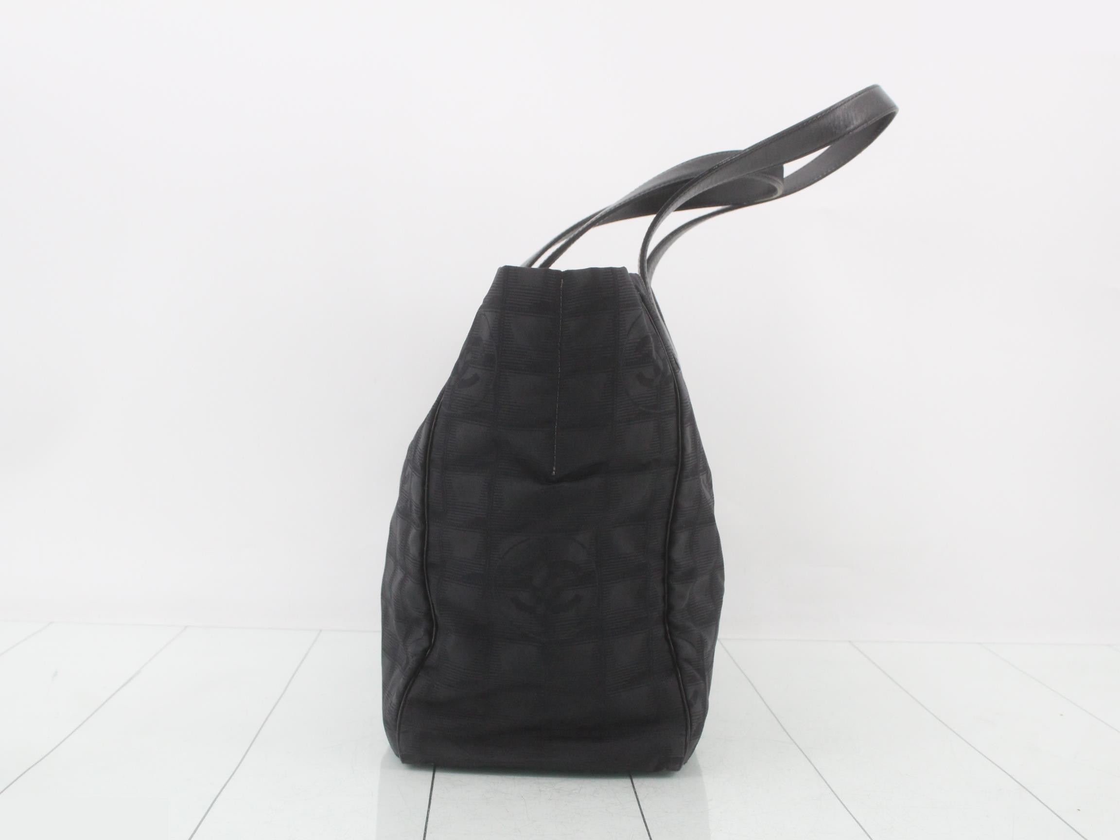 New Travel Line (Bags) - Tote Bag — view 3