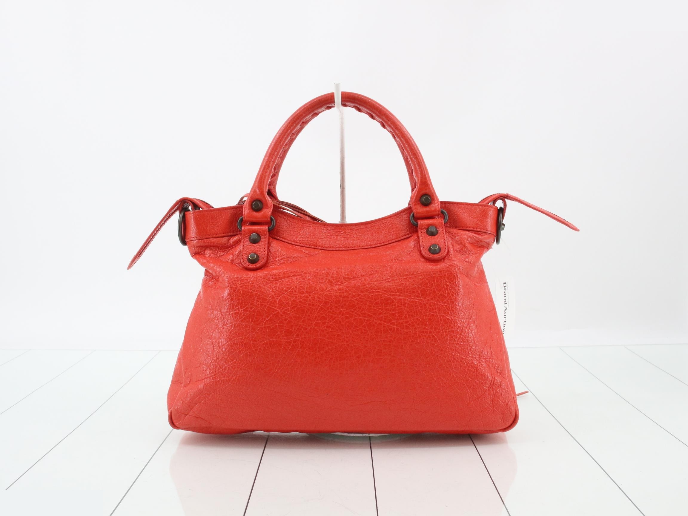 Classic handbag — view 2