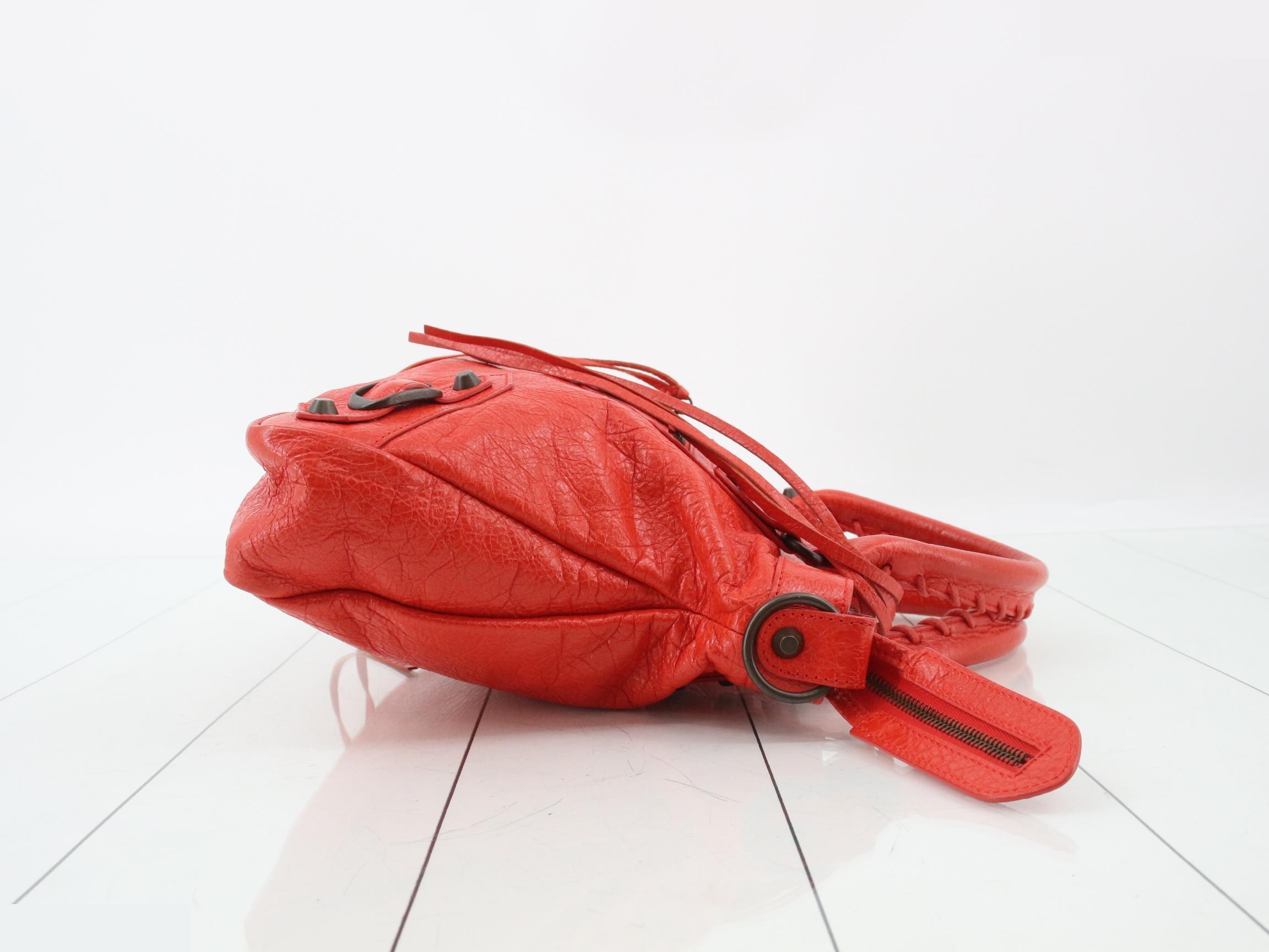 Classic handbag — view 3