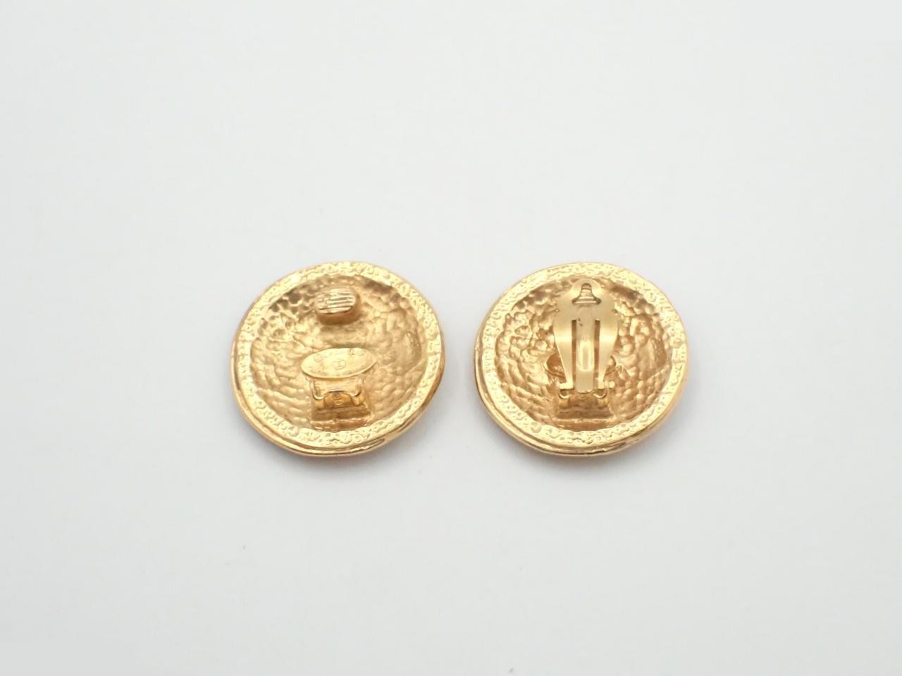 gold earrings — view 2