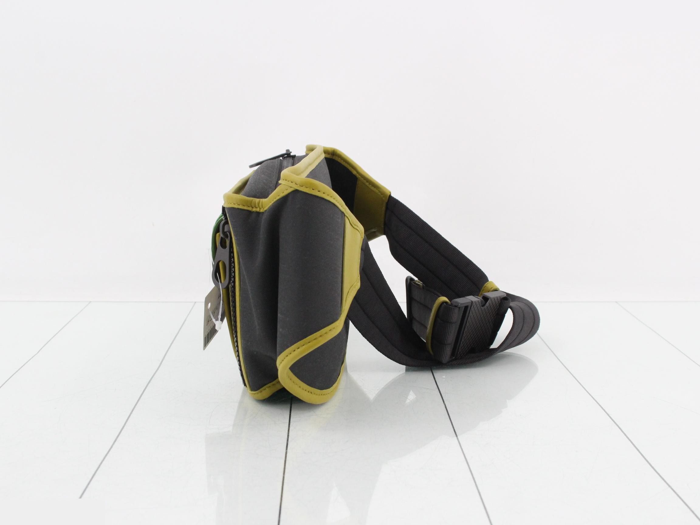 Intrecciato body bag, canvas/leather, gray — view 3