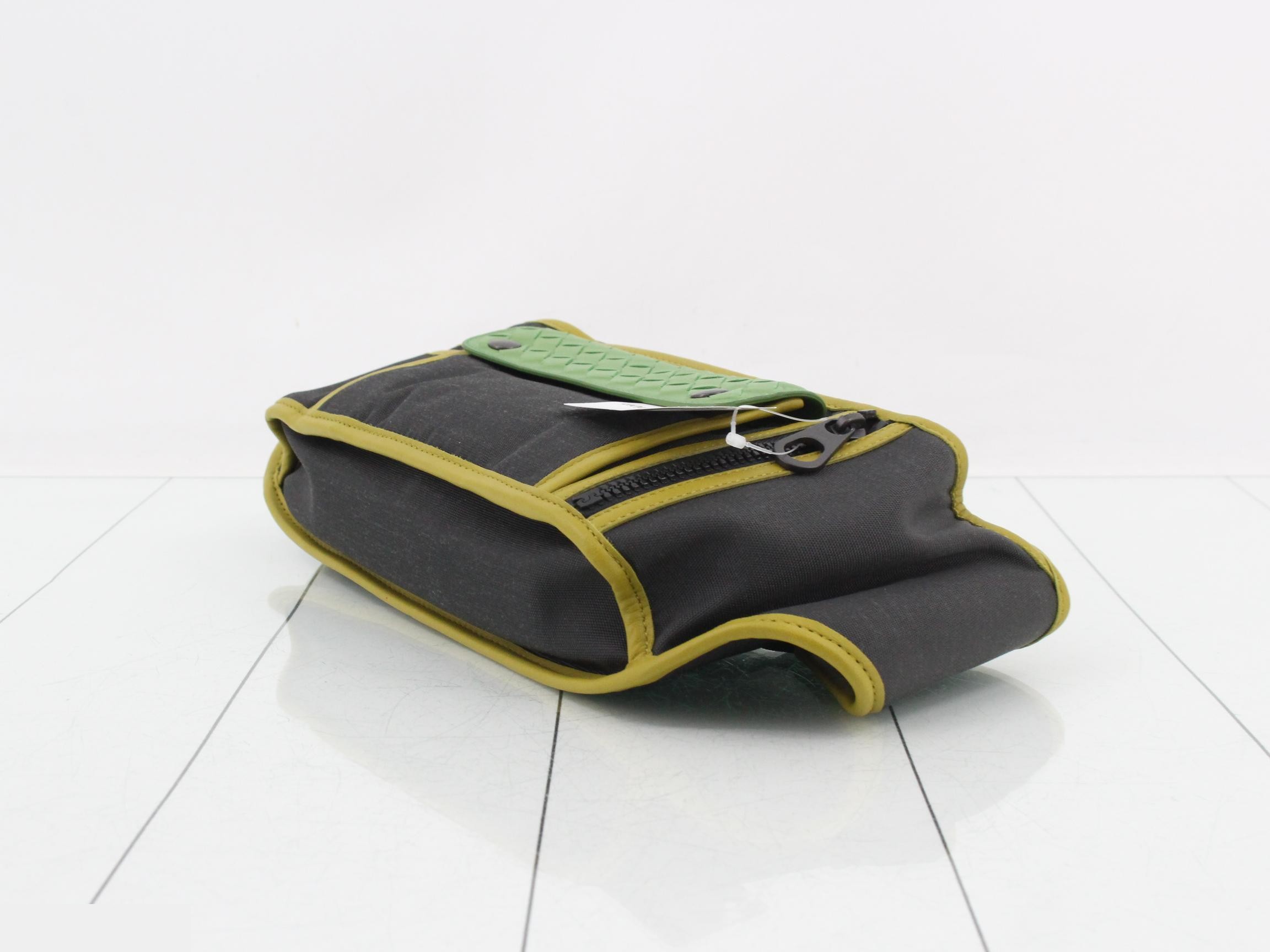 Intrecciato body bag, canvas/leather, gray — view 6