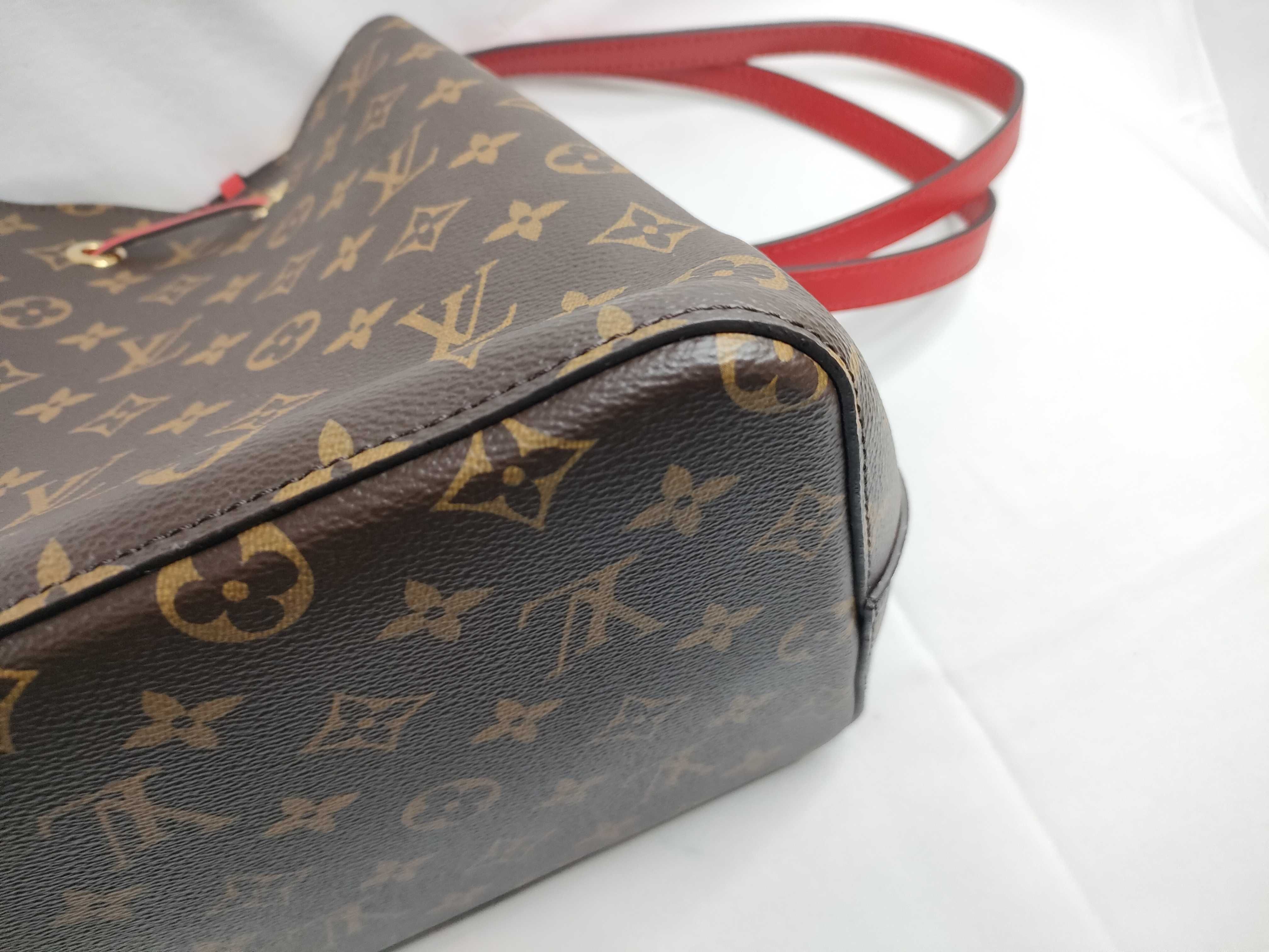 Monogram NeoNoe MM M44021 Shoulder Bag — view 5
