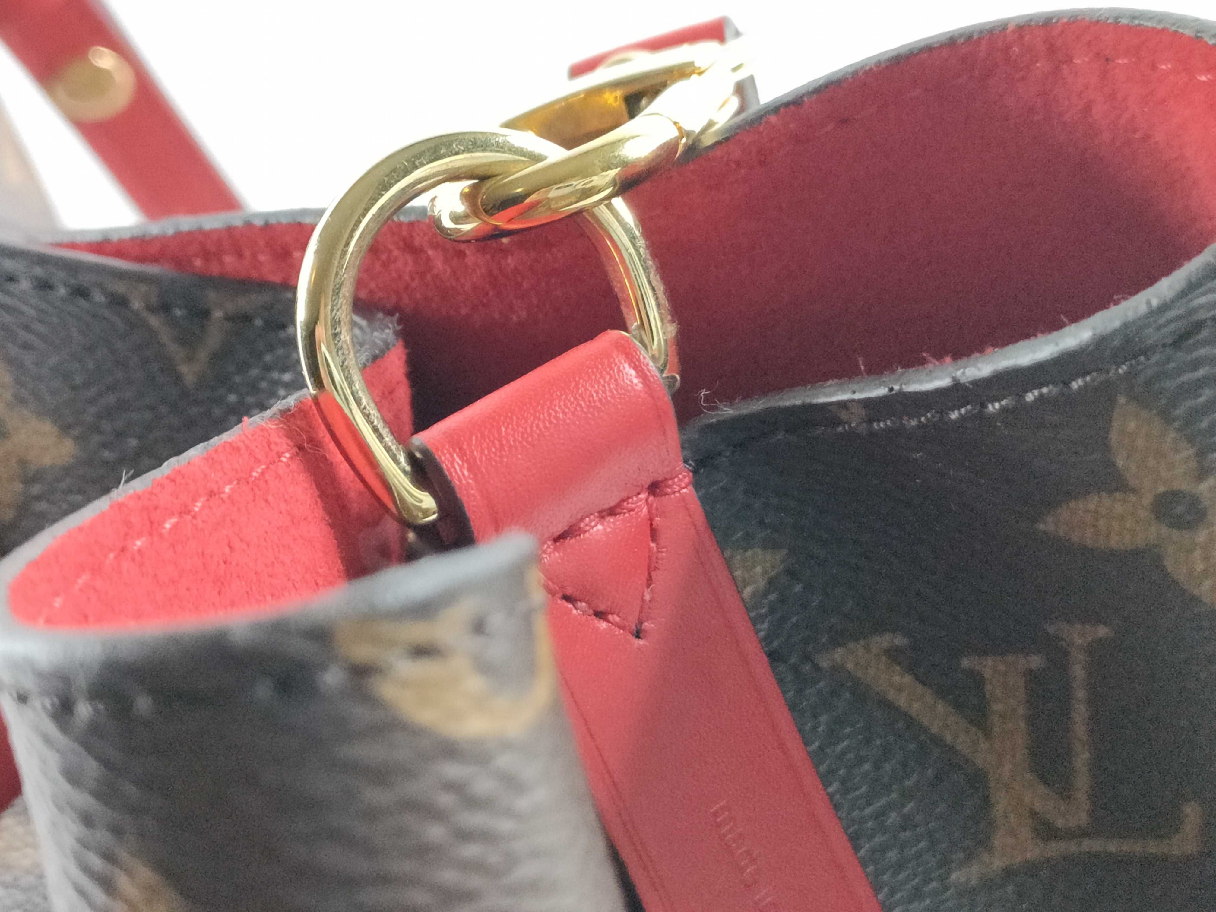 Monogram NeoNoe MM M44021 Shoulder Bag — view 8