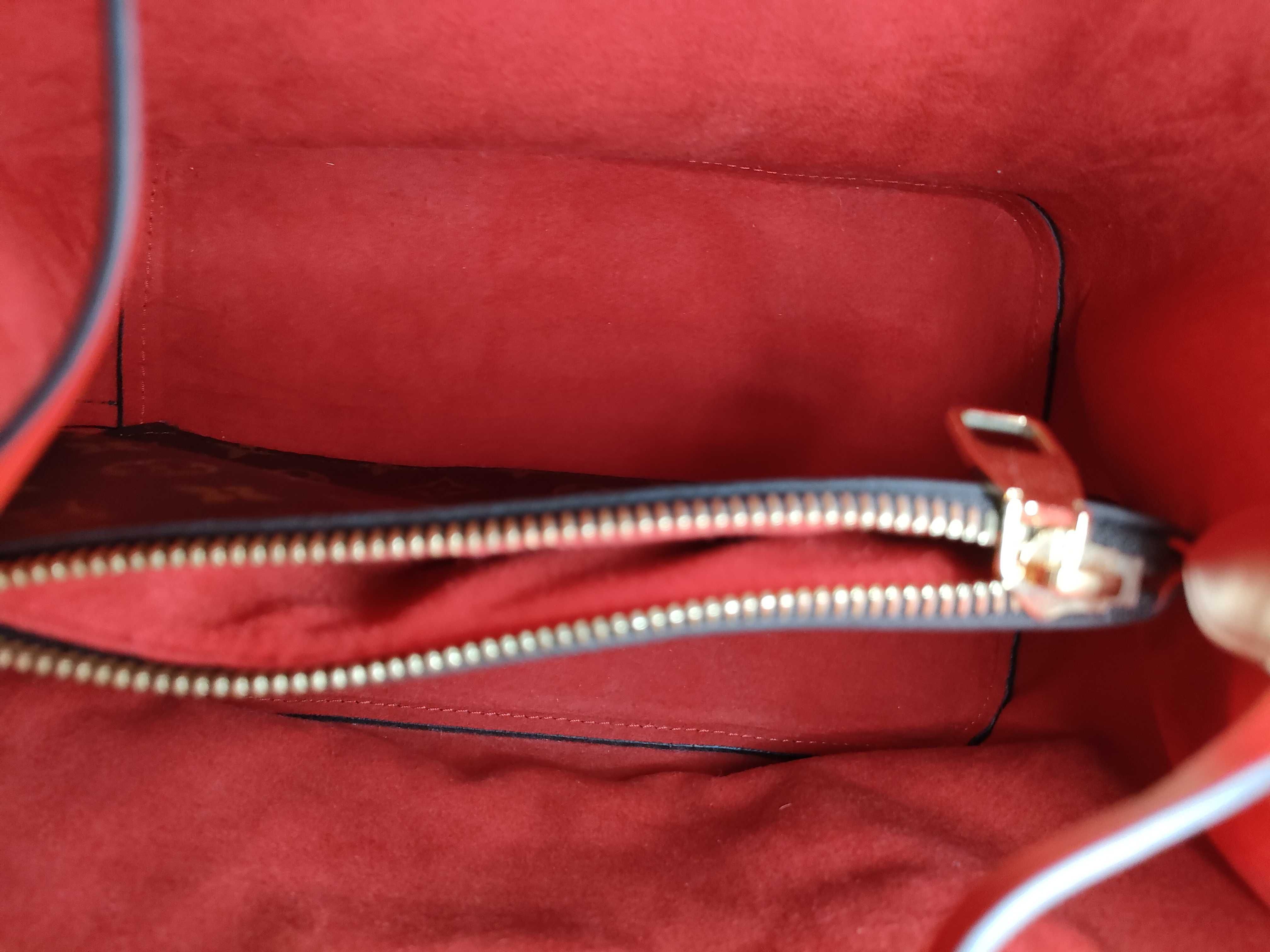 Monogram NeoNoe MM M44021 Shoulder Bag — view 9