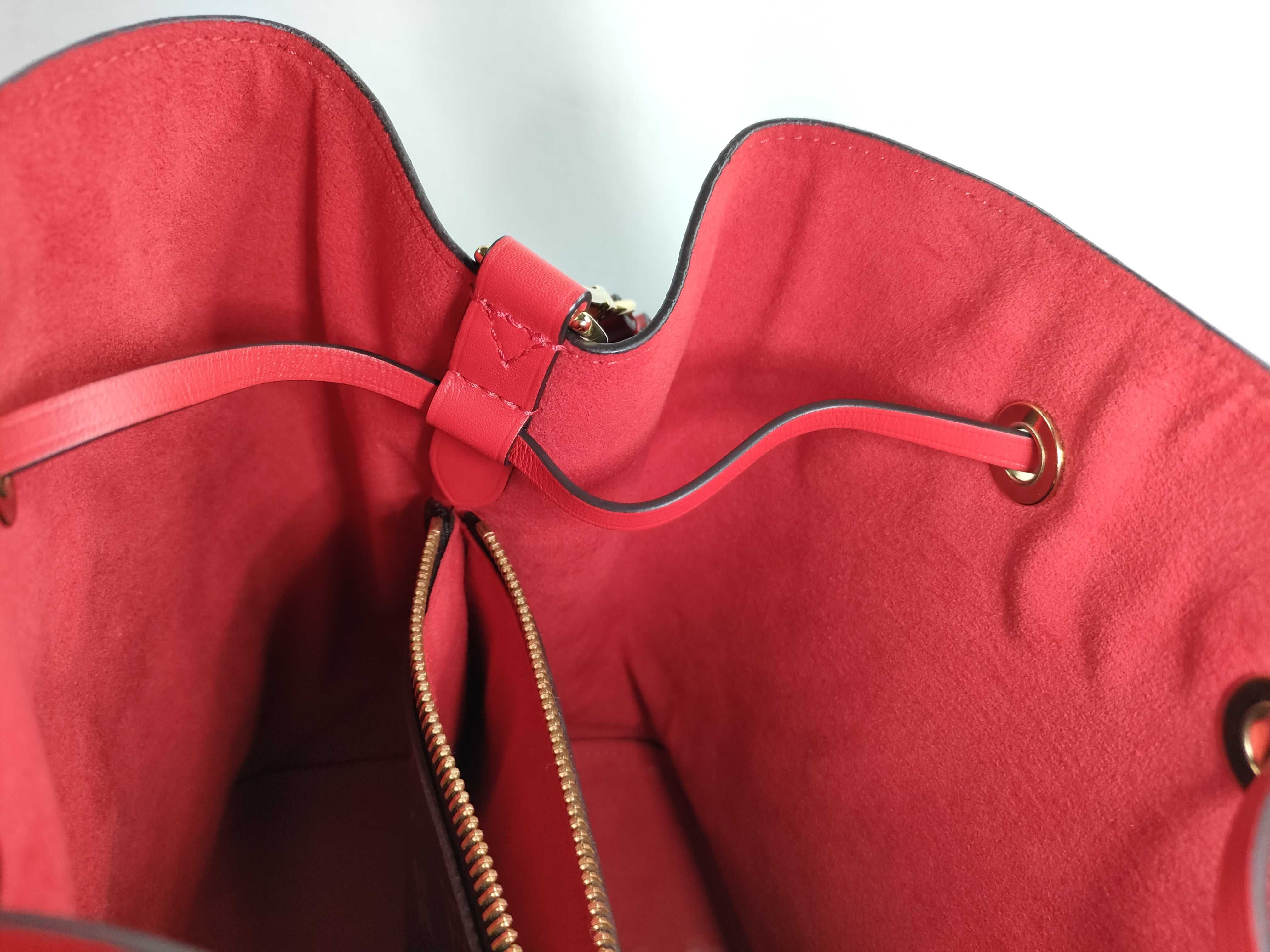Monogram NeoNoe MM M44021 Shoulder Bag — view 10