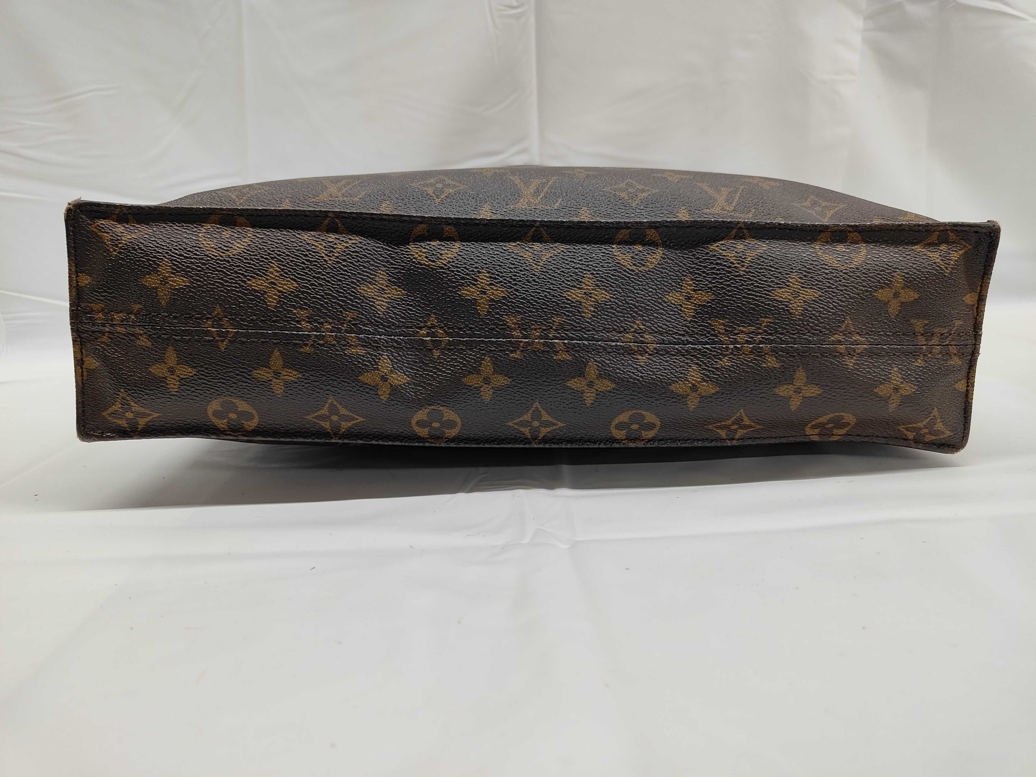 Monogram LV — view 8
