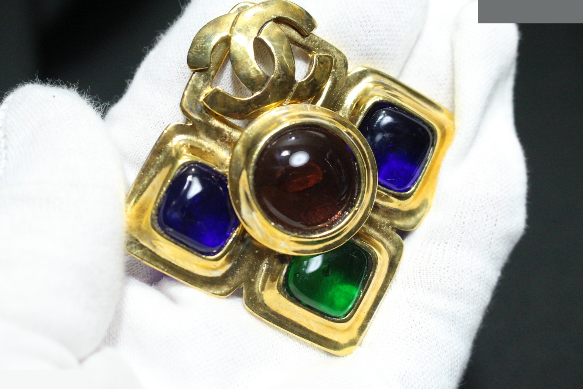 Vintage Classic (Precious Metal) Coco Mark Brooch — view 8