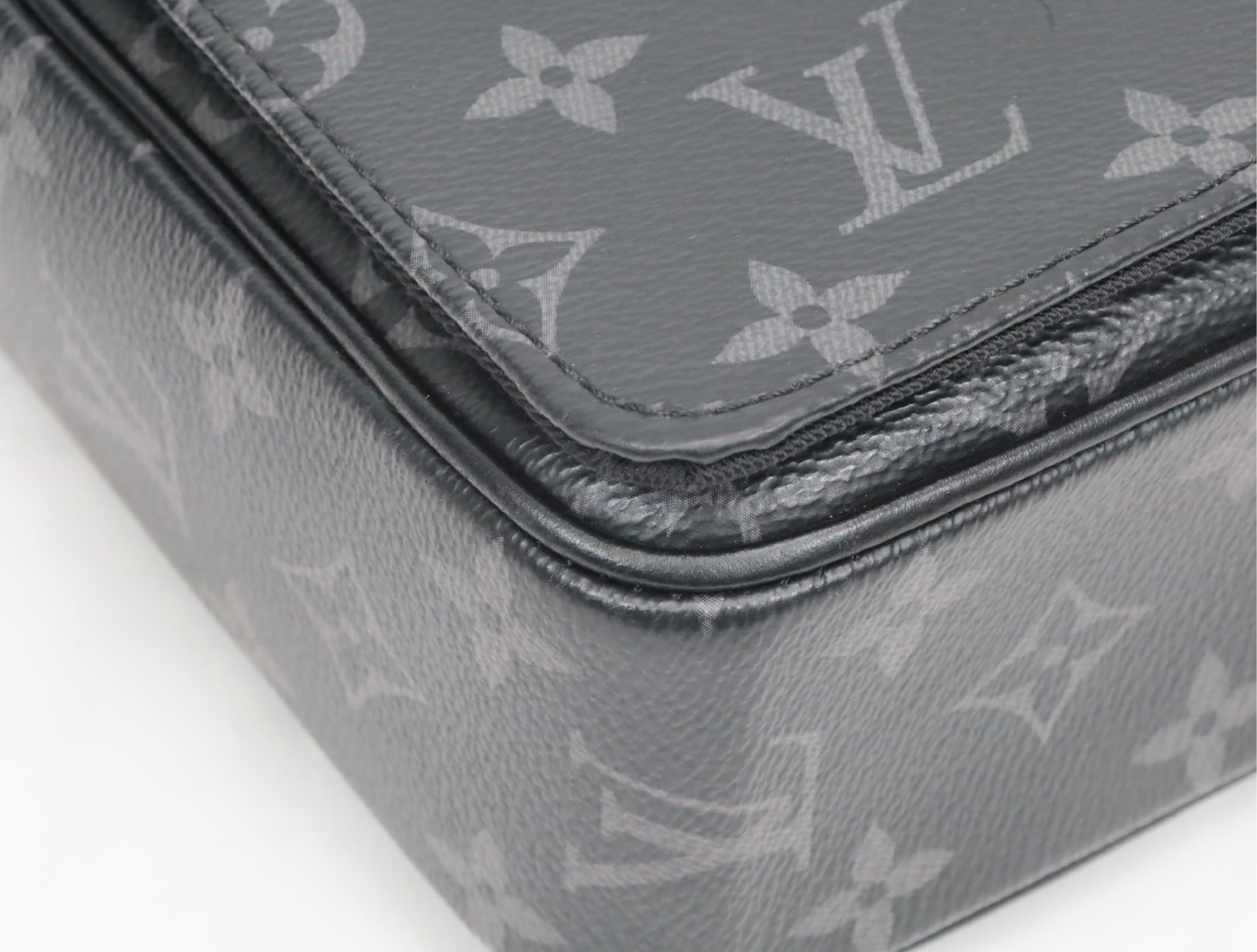 Monogram Eclipse District PM NV3 M46255 Shoulder Bag — view 4