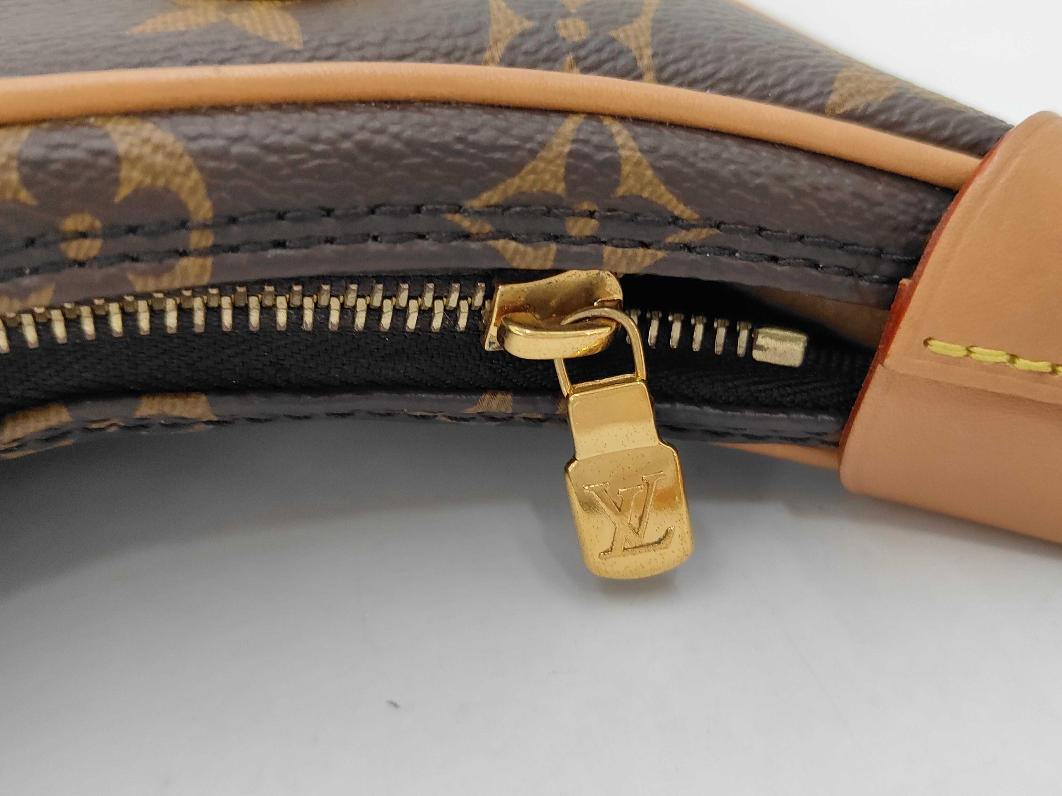 Monogram Loop Shoulder Bag M81098 Shoulder Bag — view 8