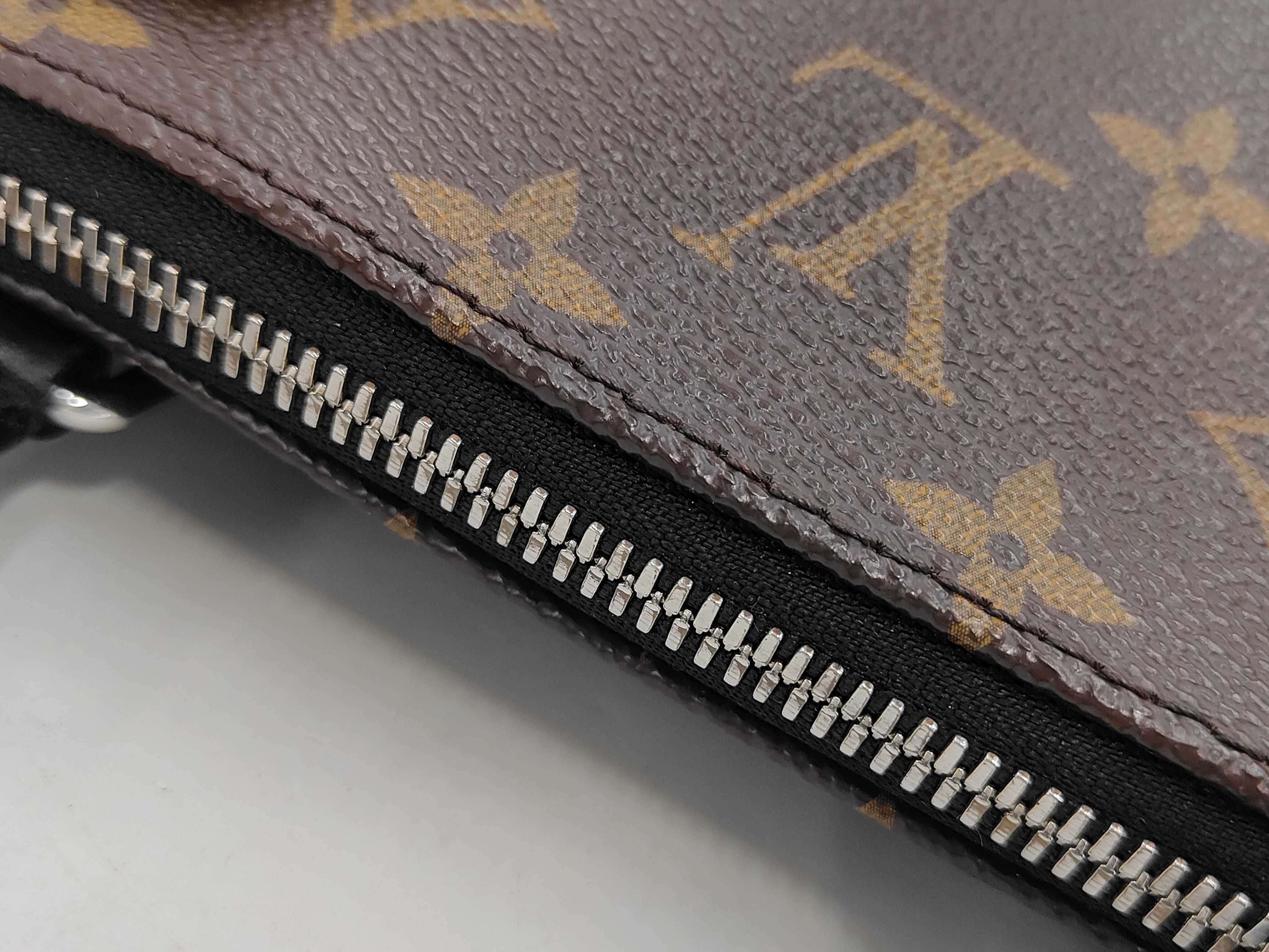 Monogram Louis Vuitton Portedocument Medium Handbag — view 9