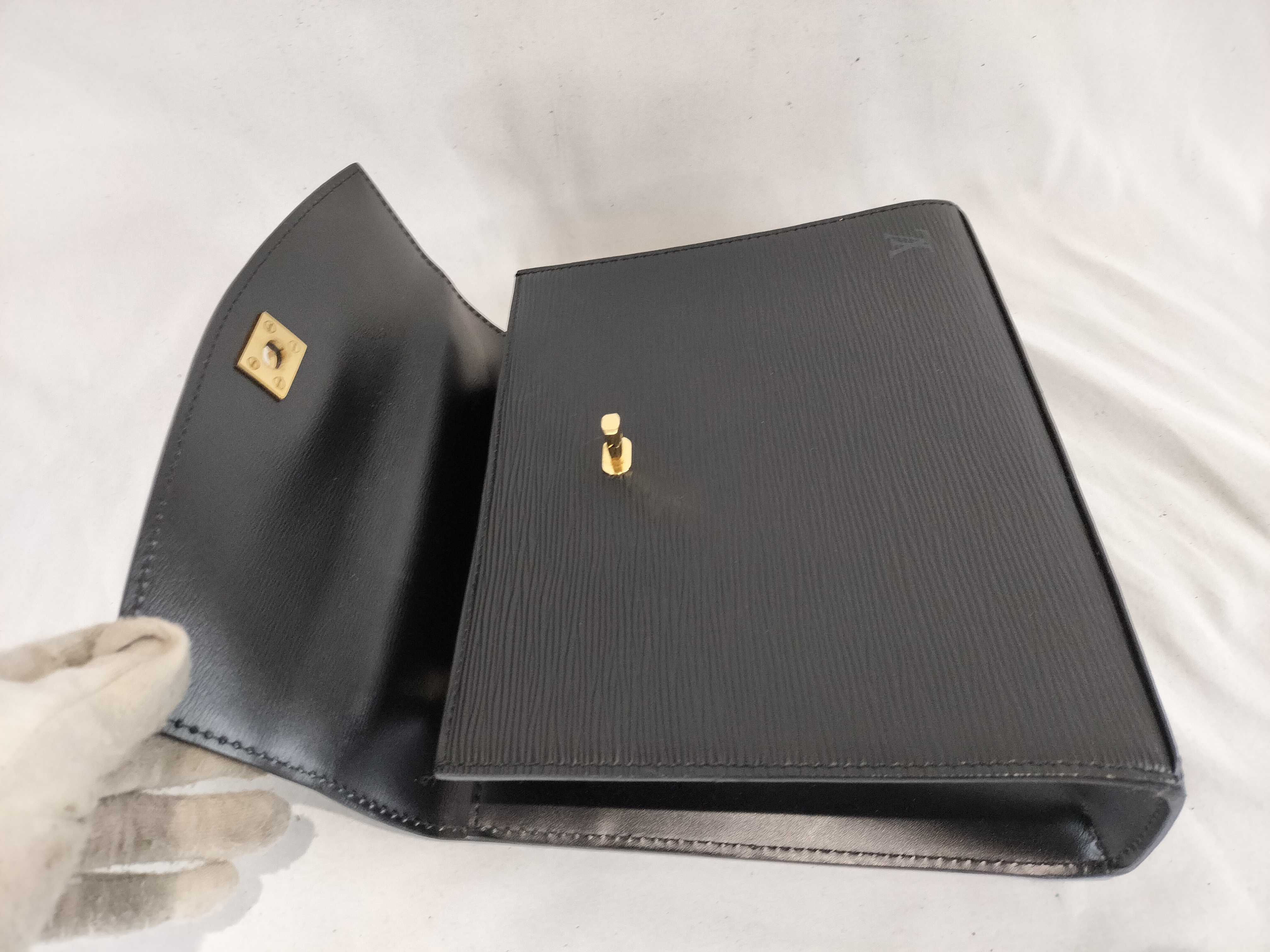 Epi Malzerbes Noir Handbag — view 10