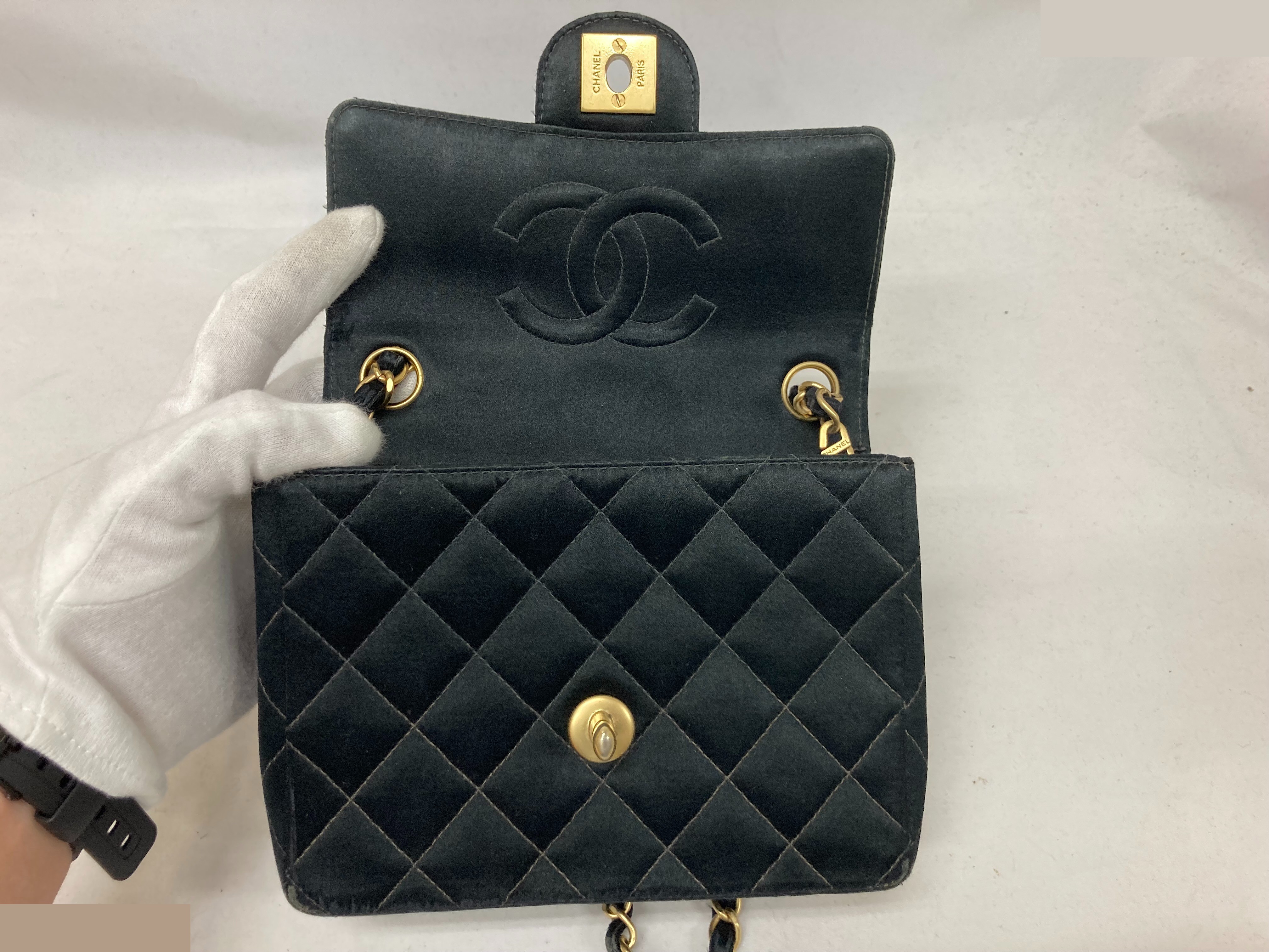 Matelassé satin shoulder bag (series 7) — view 3