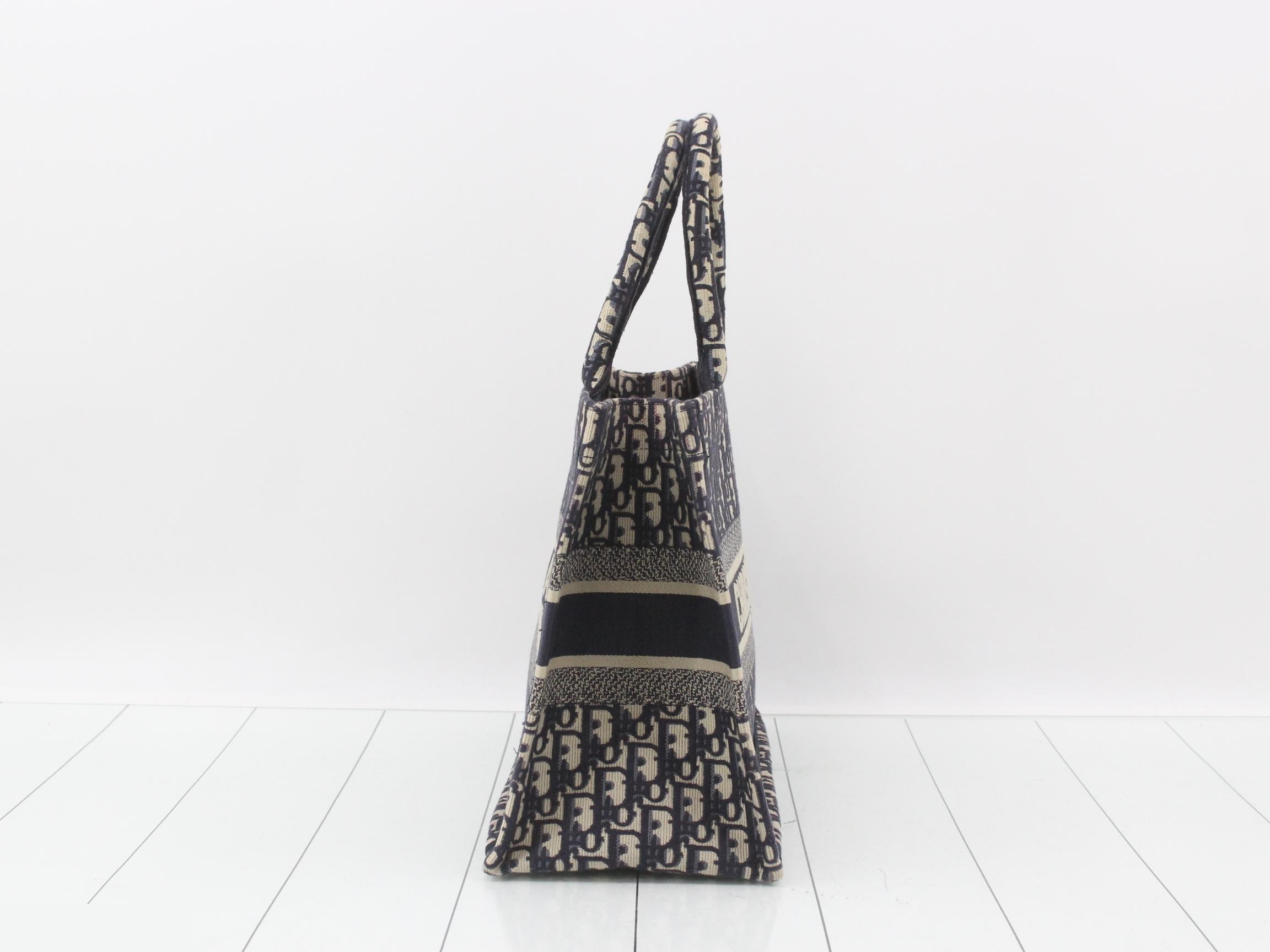 Trotter (bag) - Tote bag, medium size, navy — view 4