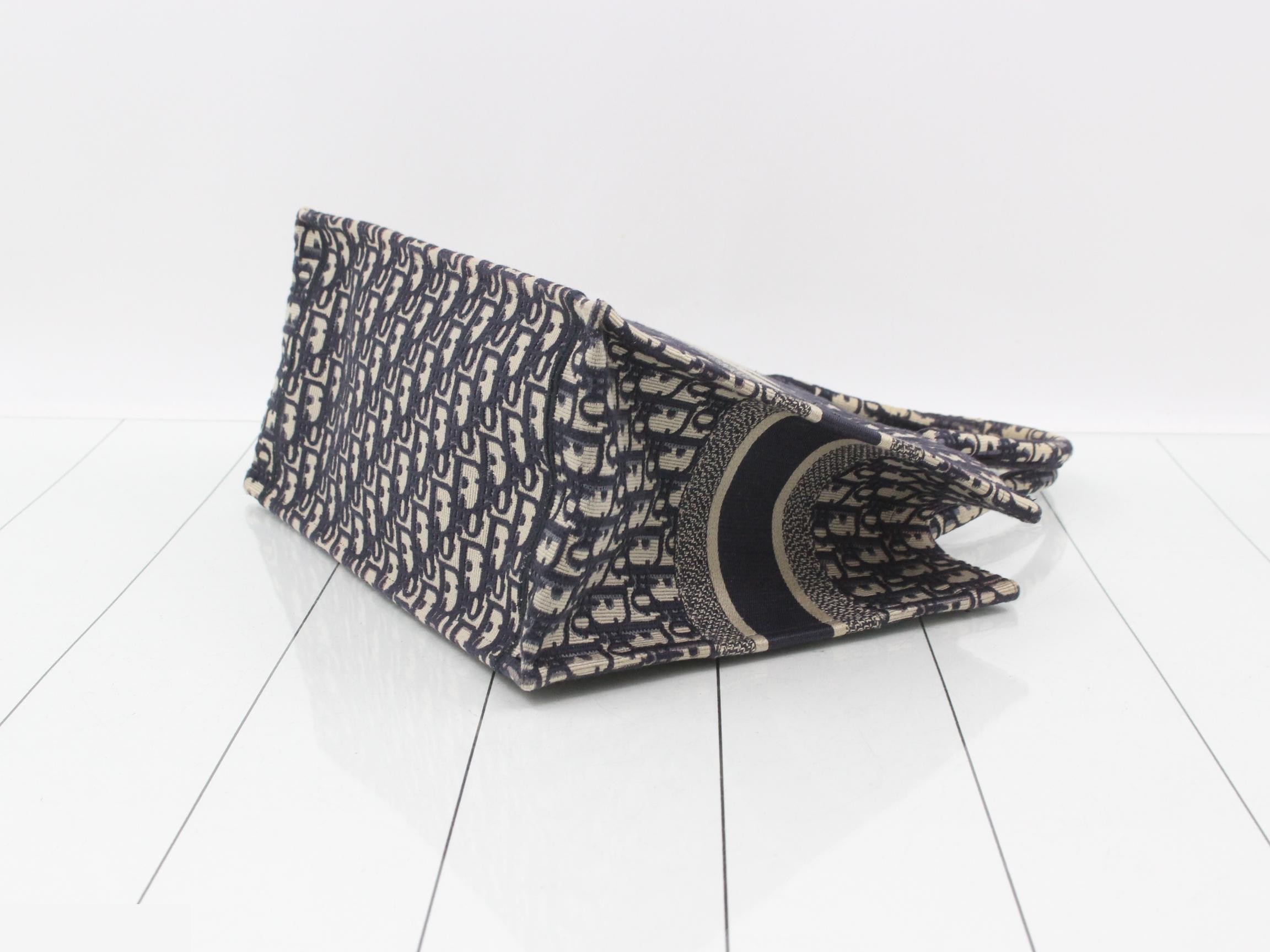 Trotter (bag) - Tote bag, medium size, navy — view 6