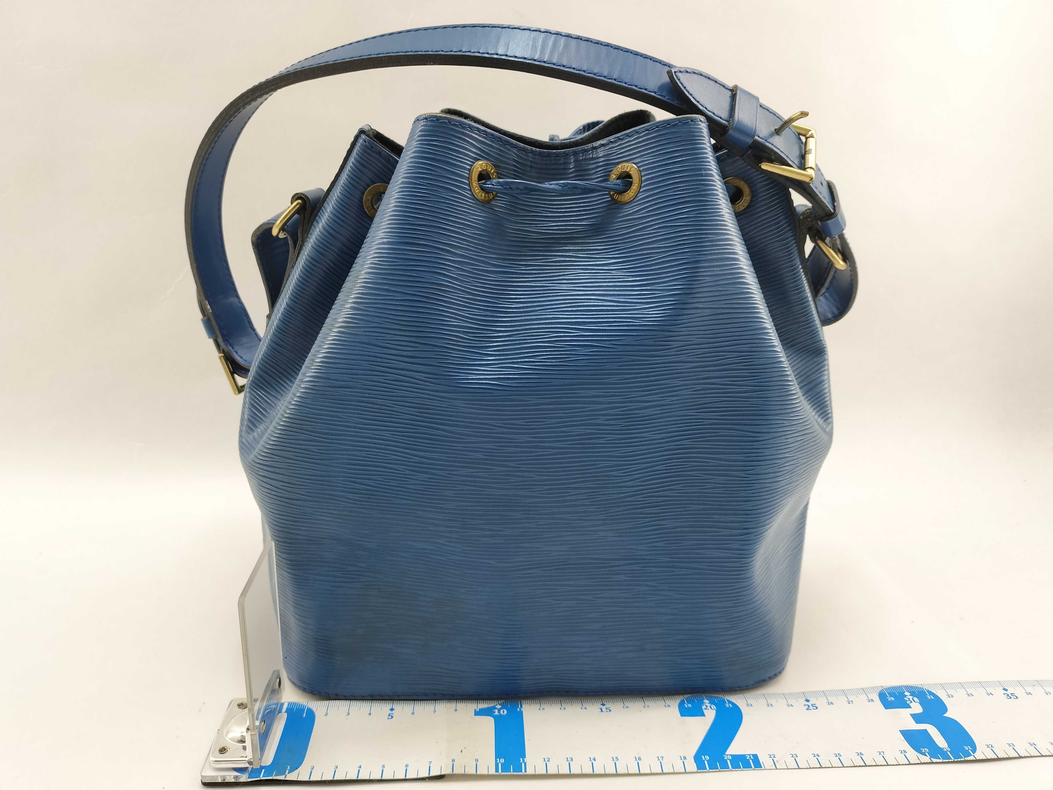 Epi Leather Petit Noé Shoulder Bag — view 2