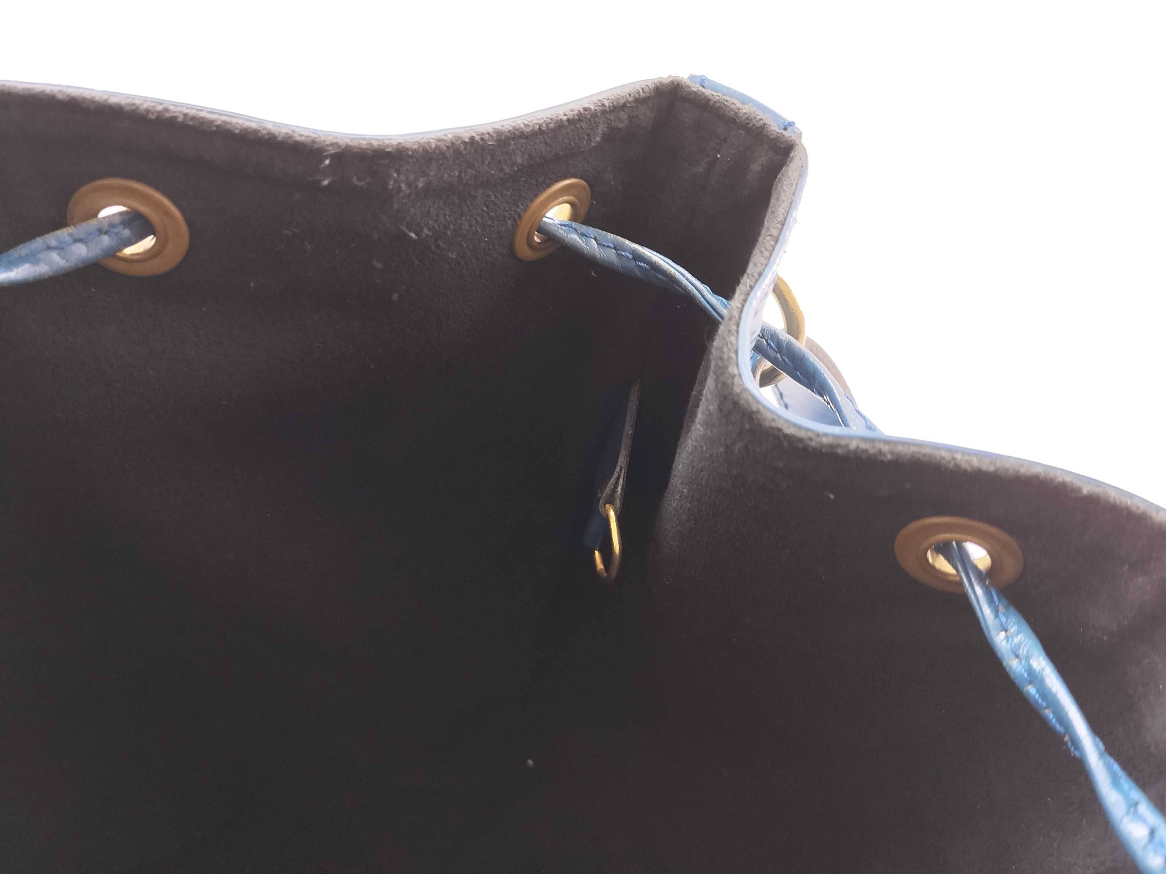 Epi Leather Petit Noé Shoulder Bag — view 11