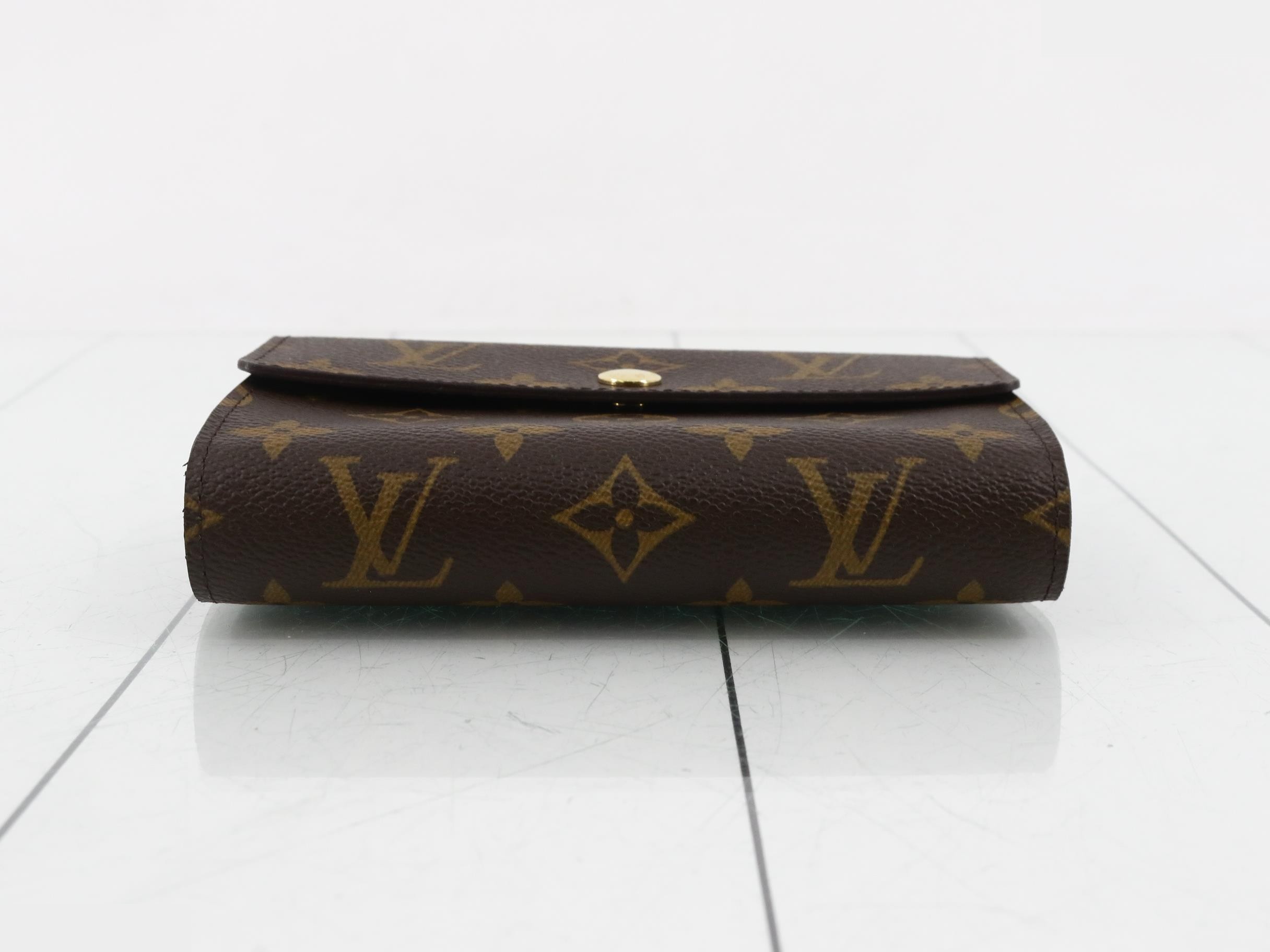 wallet — view 3