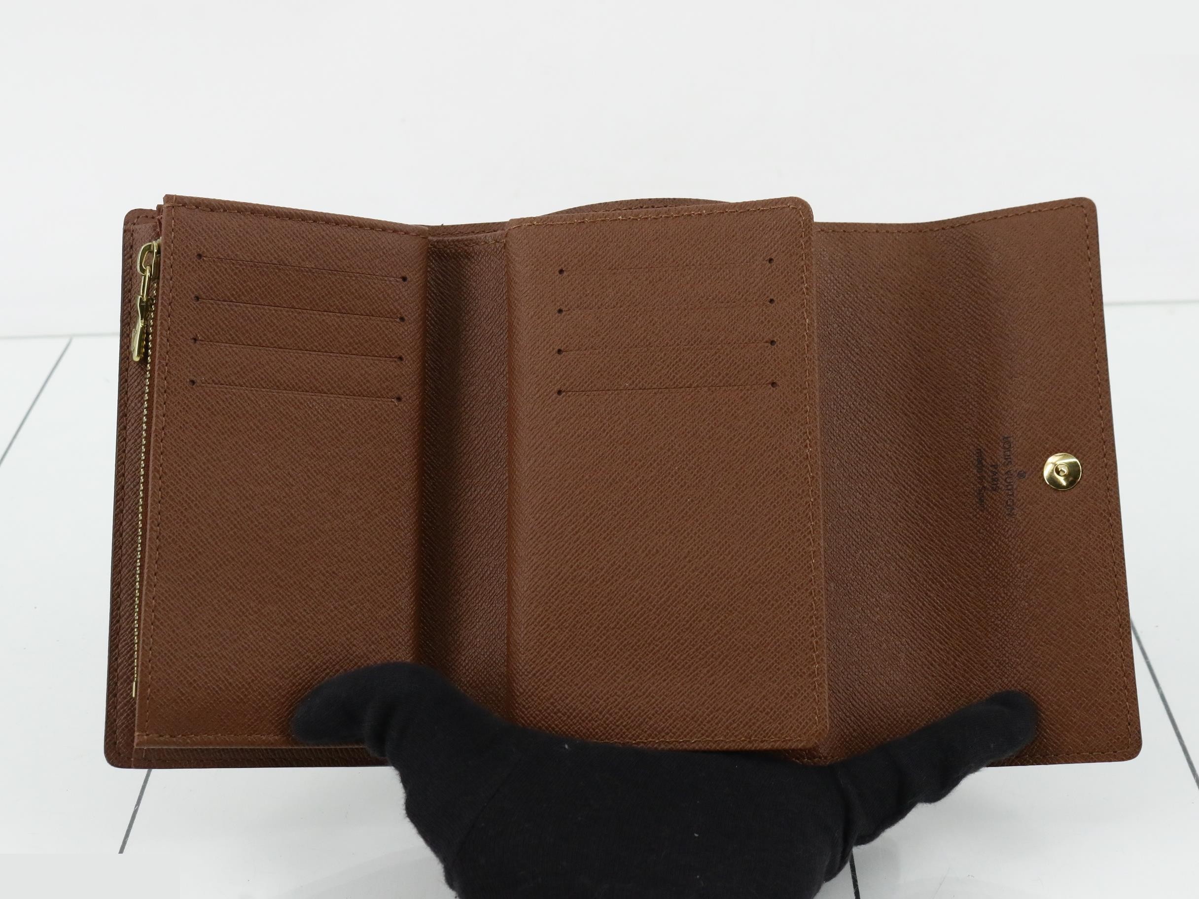 wallet — view 4