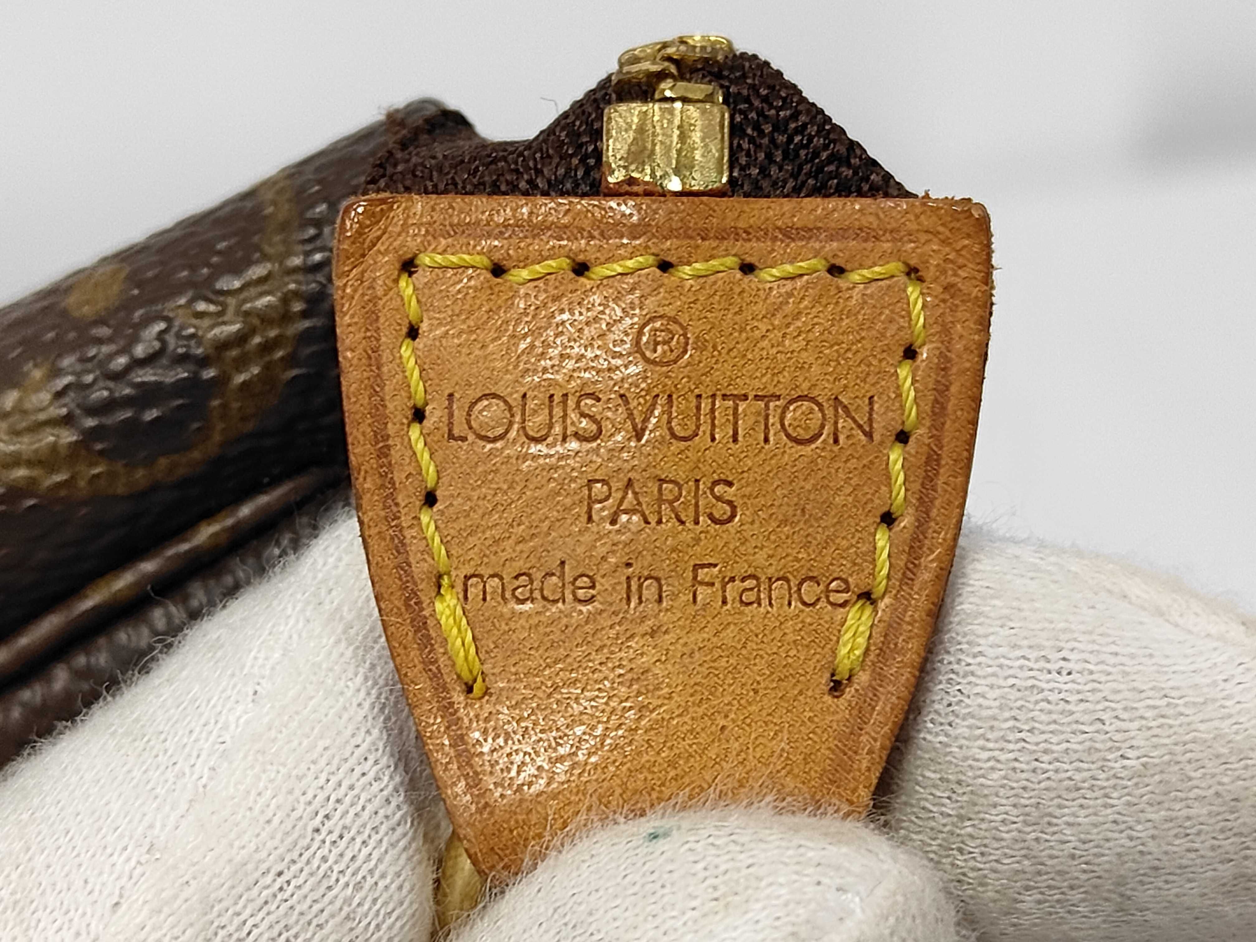 M51980 Monogram Pochette Accessoires Handbag — view 9