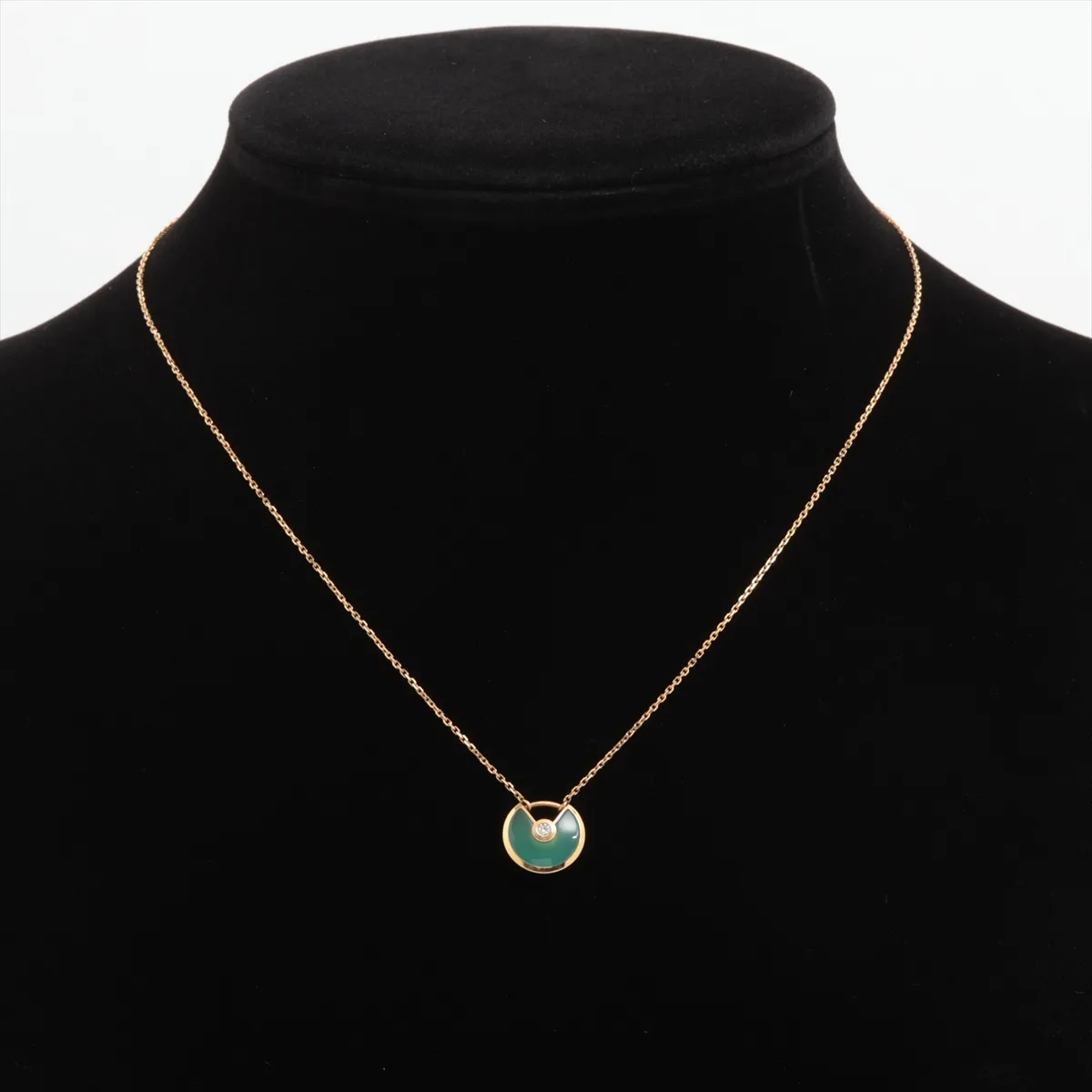 Amulette de Cartier Chrysoprase Diamond Necklace, 750 (Yellow Gold), 3.3g, BAH180, — view 5