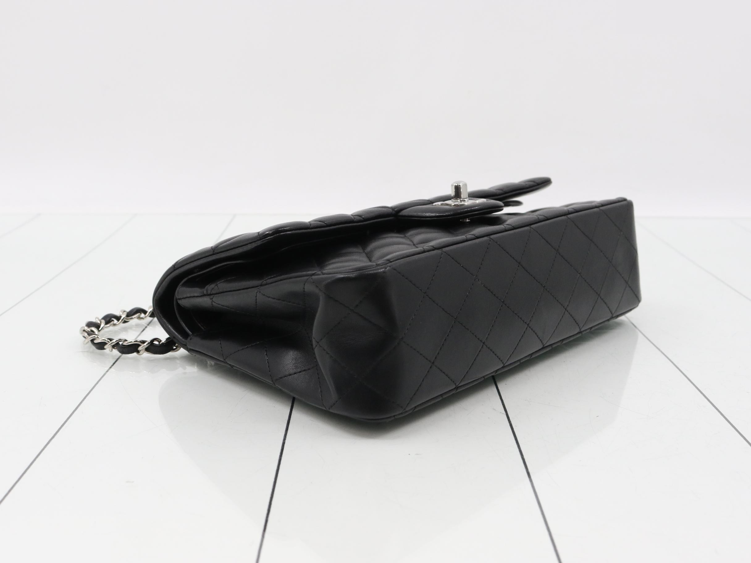 Double Flap 25 Matelassé (Bag) - Shoulder Bag — view 5