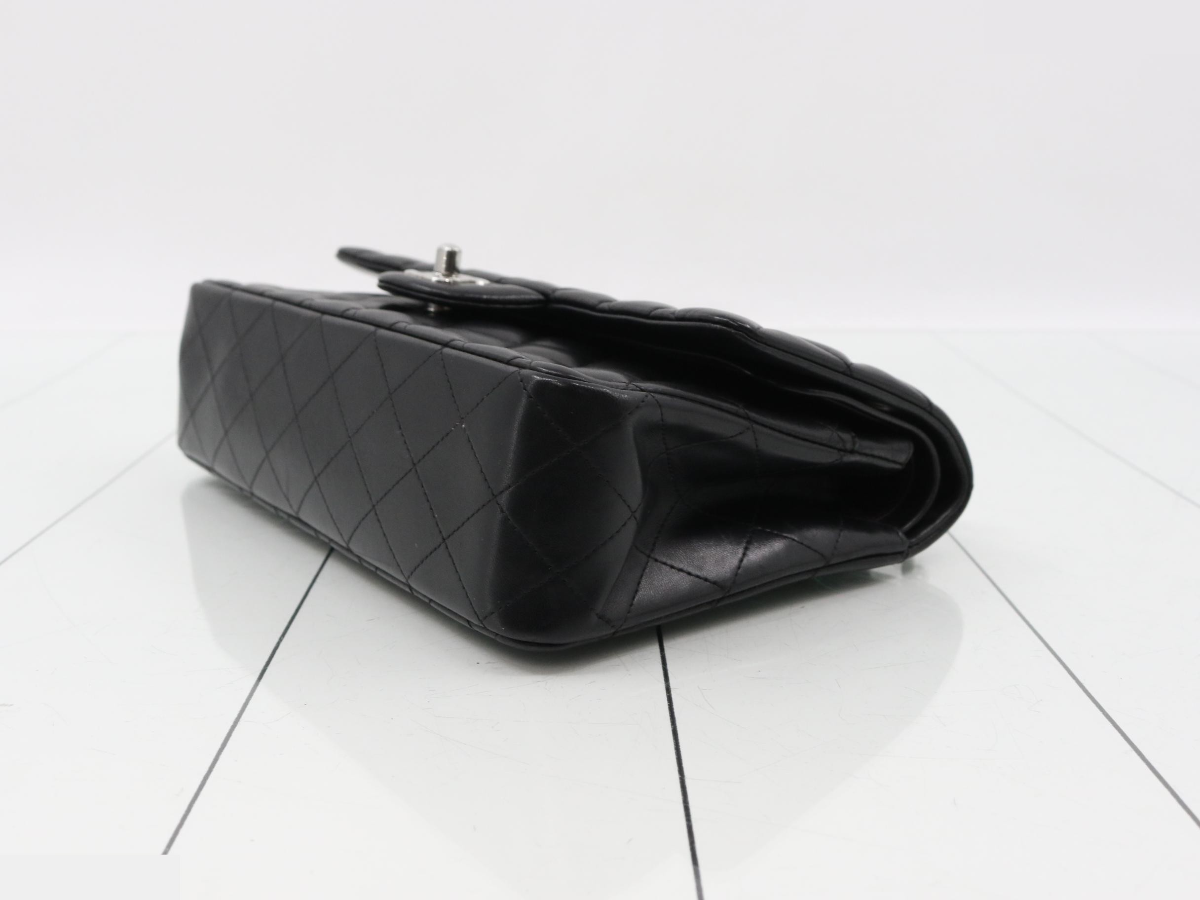 Double Flap 25 Matelassé (Bag) - Shoulder Bag — view 6