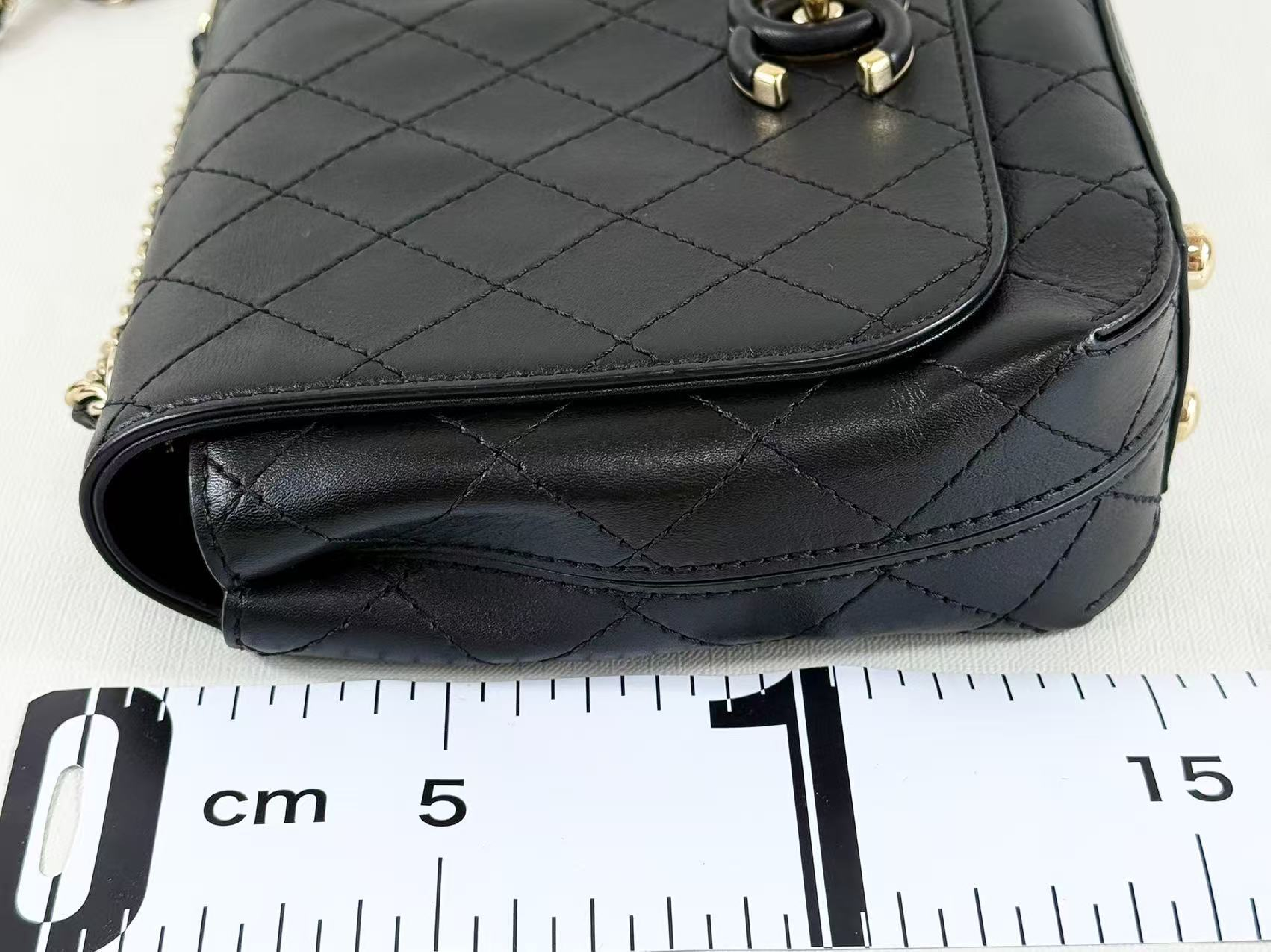 Black Matelassé Shoulder Bag, W19/H16/D4.5cm (approx.), serial number in the 27 range, with dust bag and seal, gold hardware, 27864295. — view 5