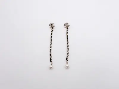 A19S Coco Mark Chain Pearl Swing Earrings