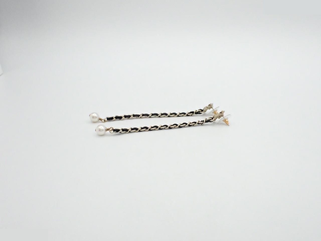 A19S Coco Mark Chain Pearl Swing Earrings — view 3