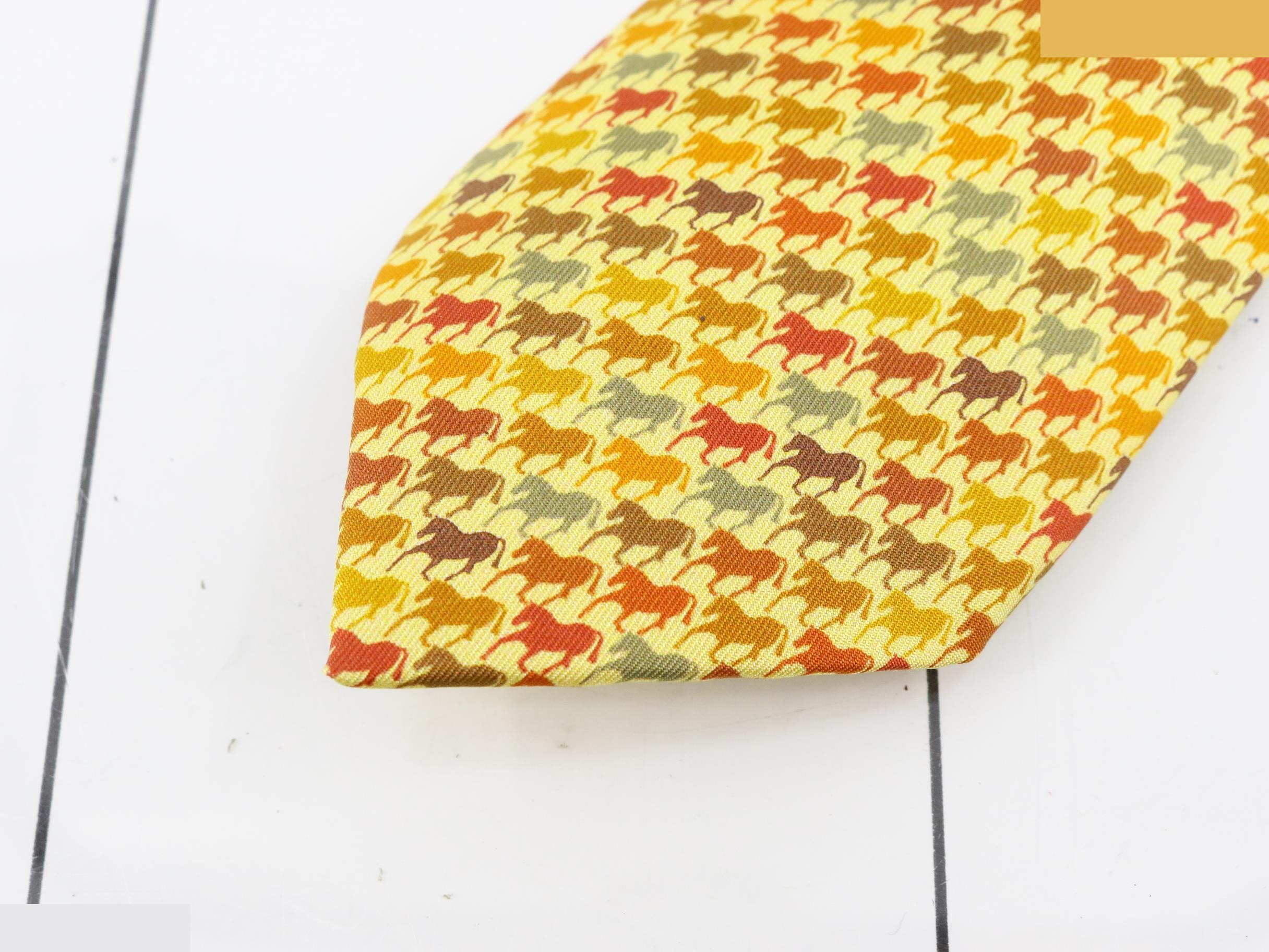 Unused Hermes tie, horse design. — view 3