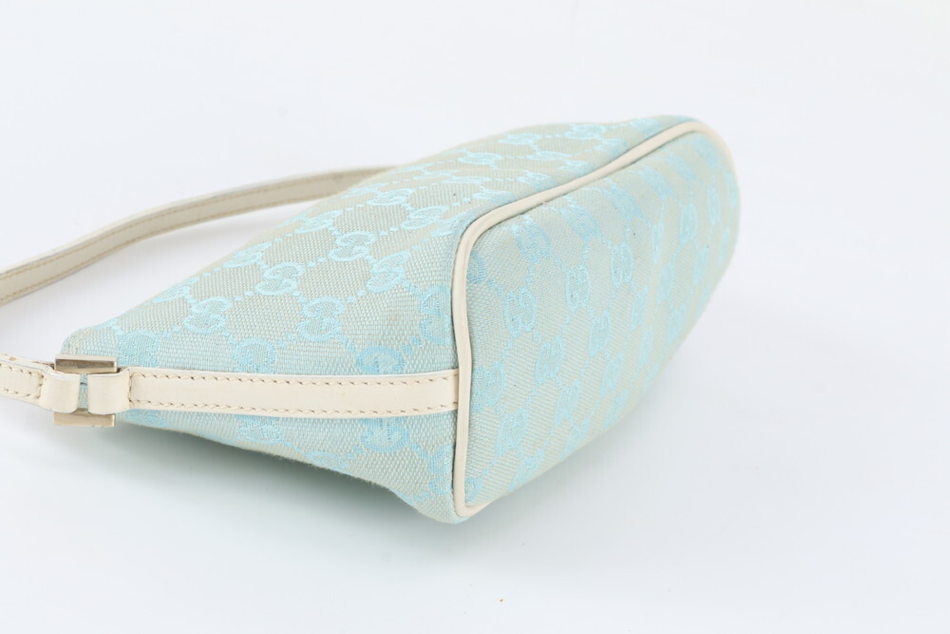 GG Canvas Leather Accessory Pouch 039 1103 Shoulder Bag — view 4
