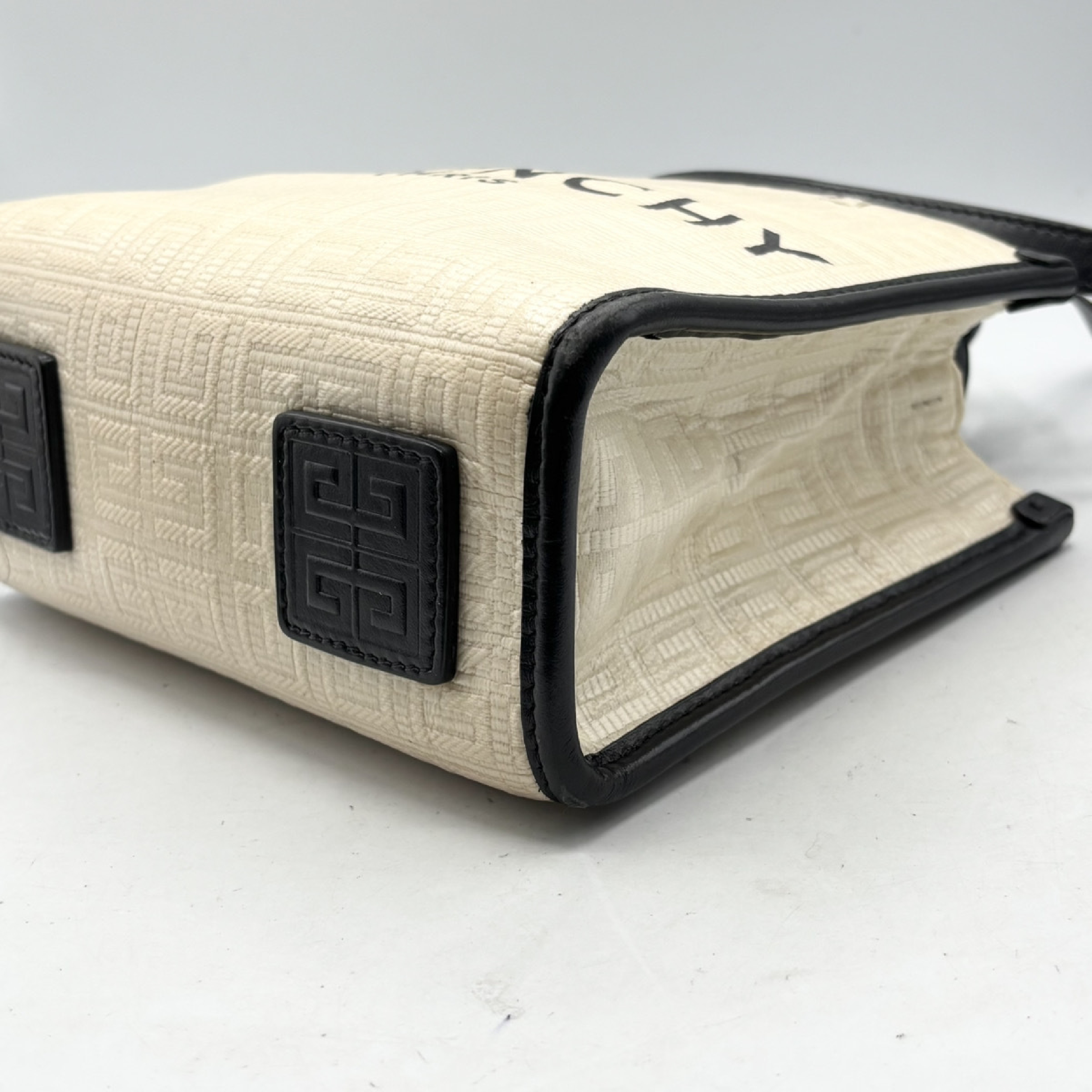 4G Logo 2-Way Shoulder Bag — view 5