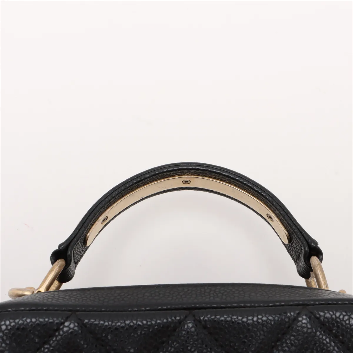 Matelasse caviar skin 2WAY shoulder bag black gold hardware 24492942 24th series — view 6