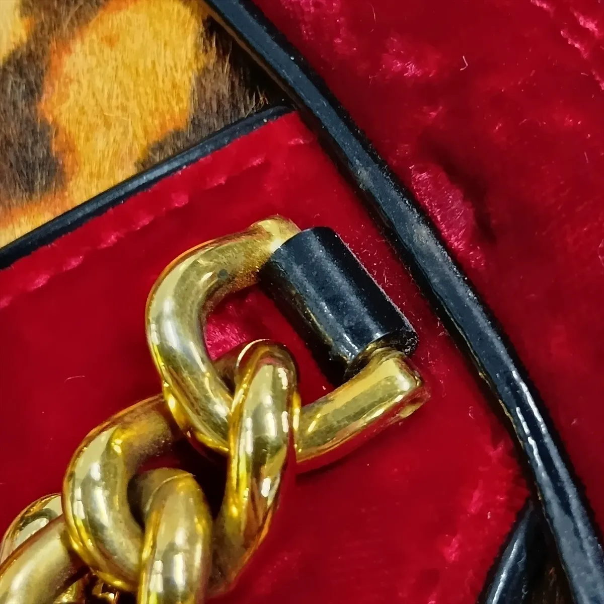 Gambler Calf Hair x Patent Leather x Velvet Handbag Brown x Red — view 13