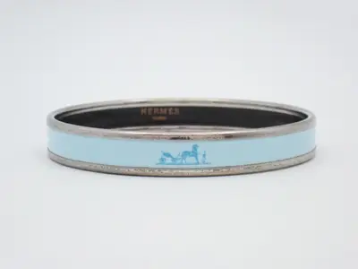 Enamel, wrist circumference approximately 19.5 cm