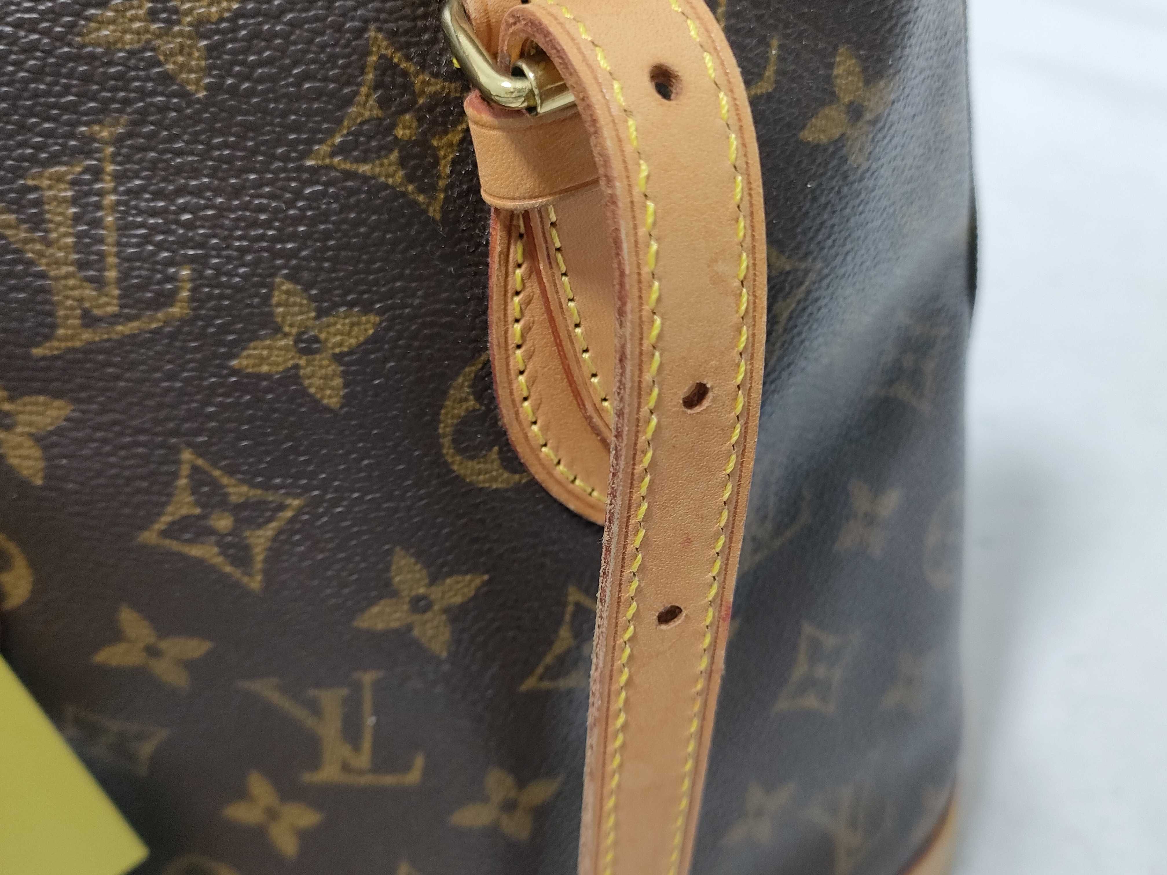 Monogram Bucket PM M42238 Shoulder Bag (without pouch) — view 13