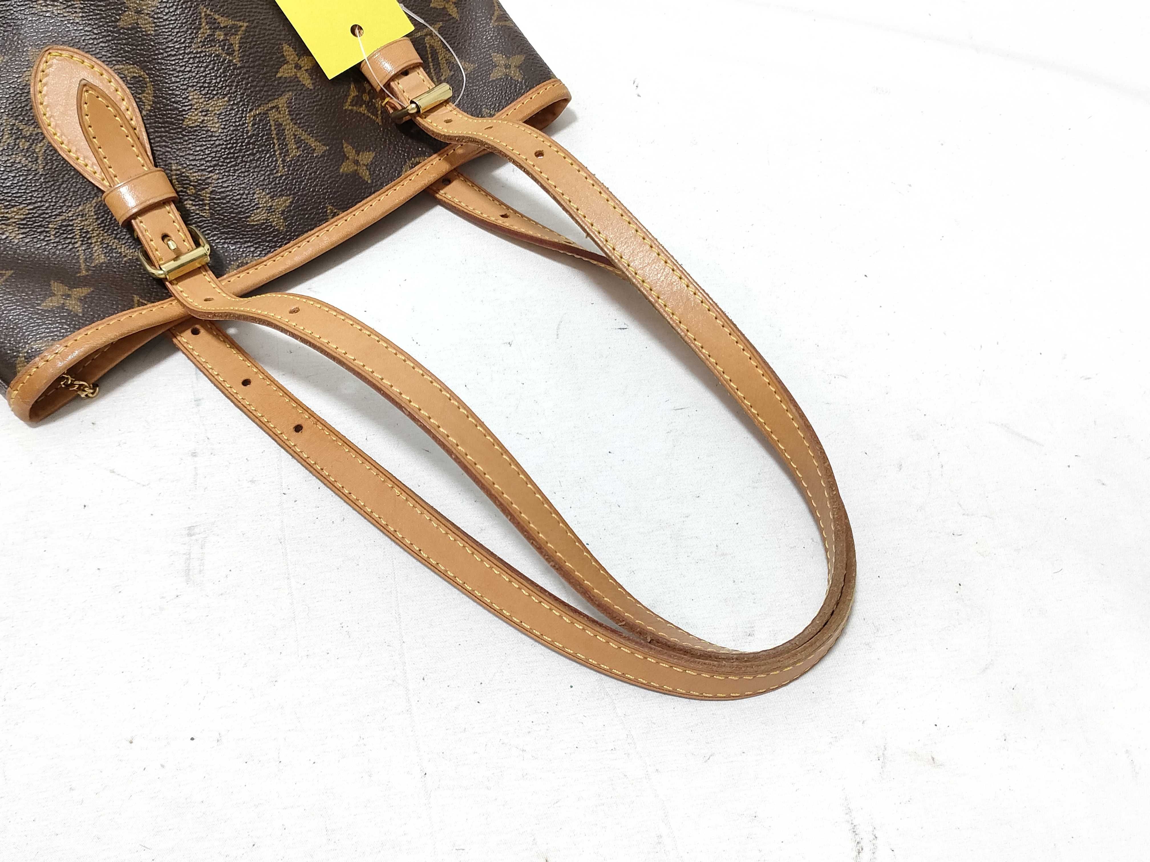 Monogram Bucket PM M42238 Shoulder Bag (without pouch) — view 3