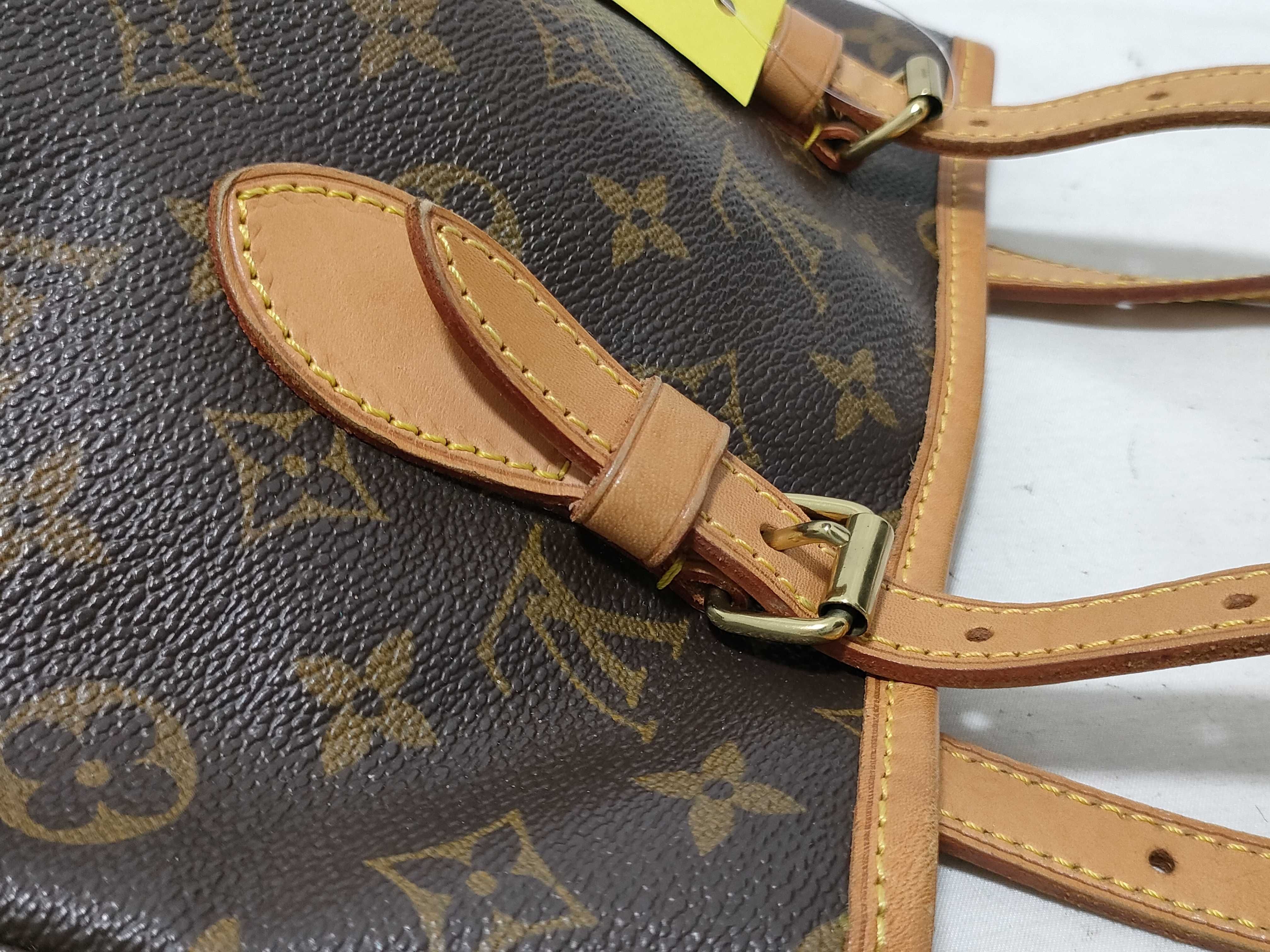 Monogram Bucket PM M42238 Shoulder Bag (without pouch) — view 5