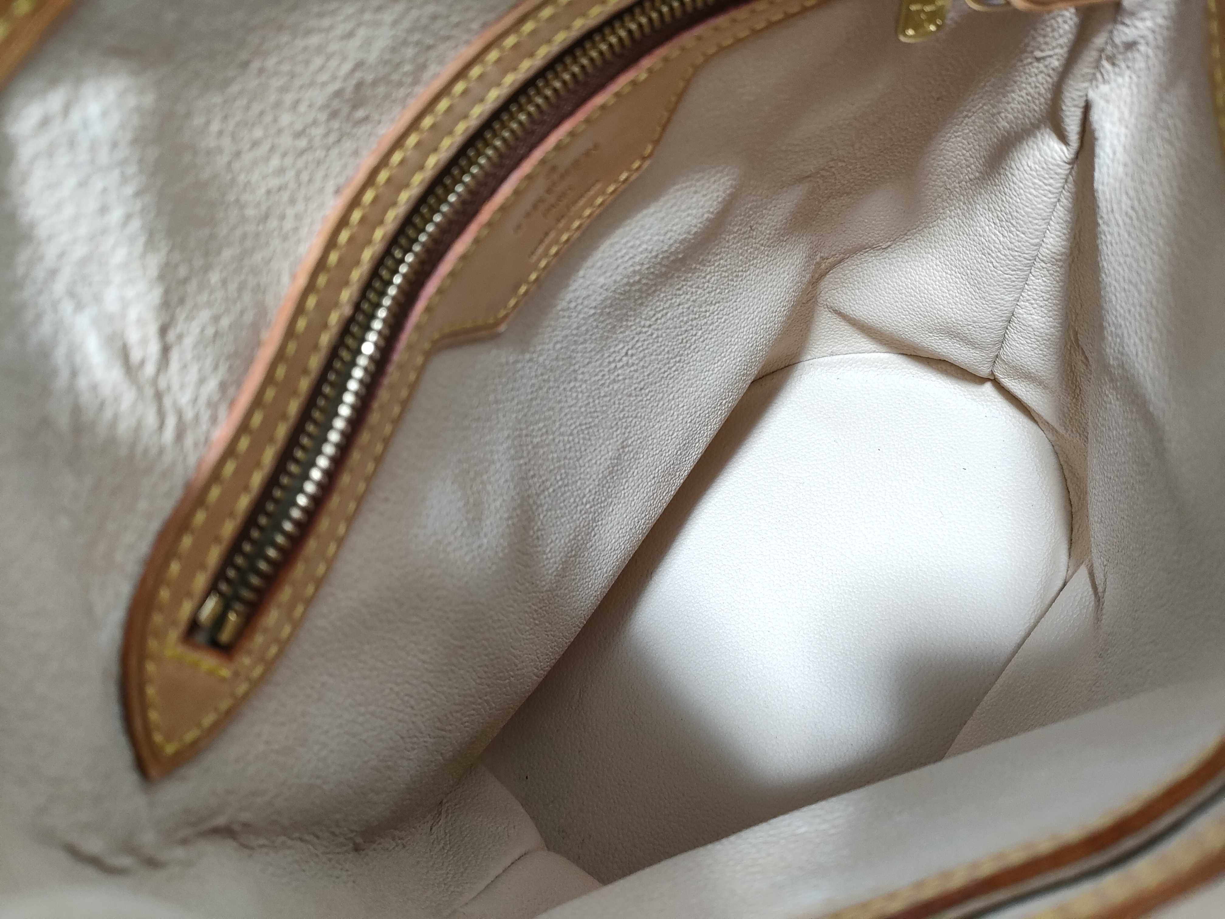 Monogram Bucket PM M42238 Shoulder Bag (without pouch) — view 9