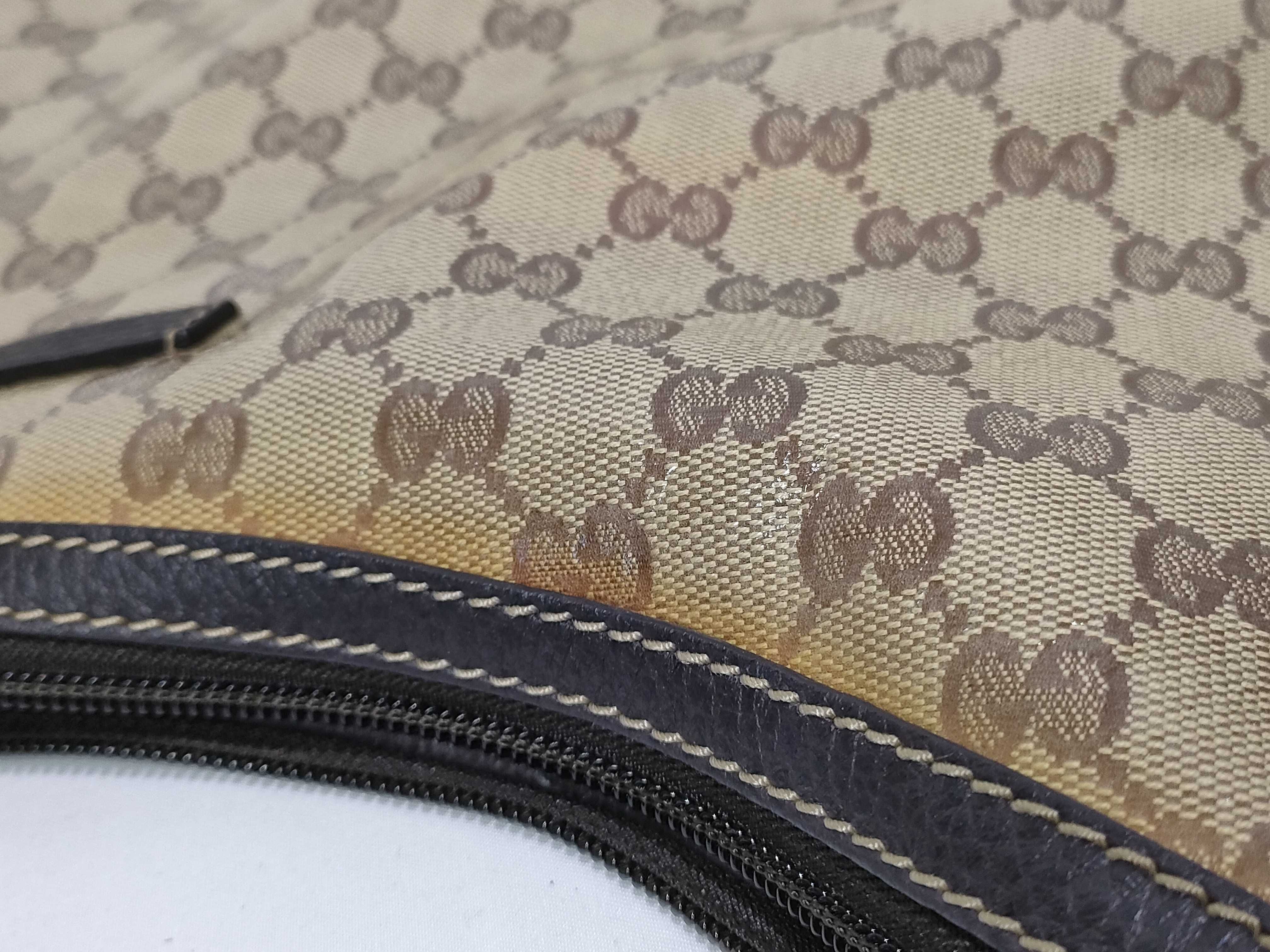 GG Supreme Shoulder Bag — view 14